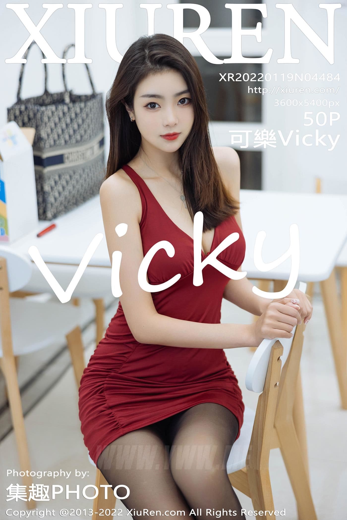 XiuRen秀人网 No.4484 可樂Vicky 黑丝美腿