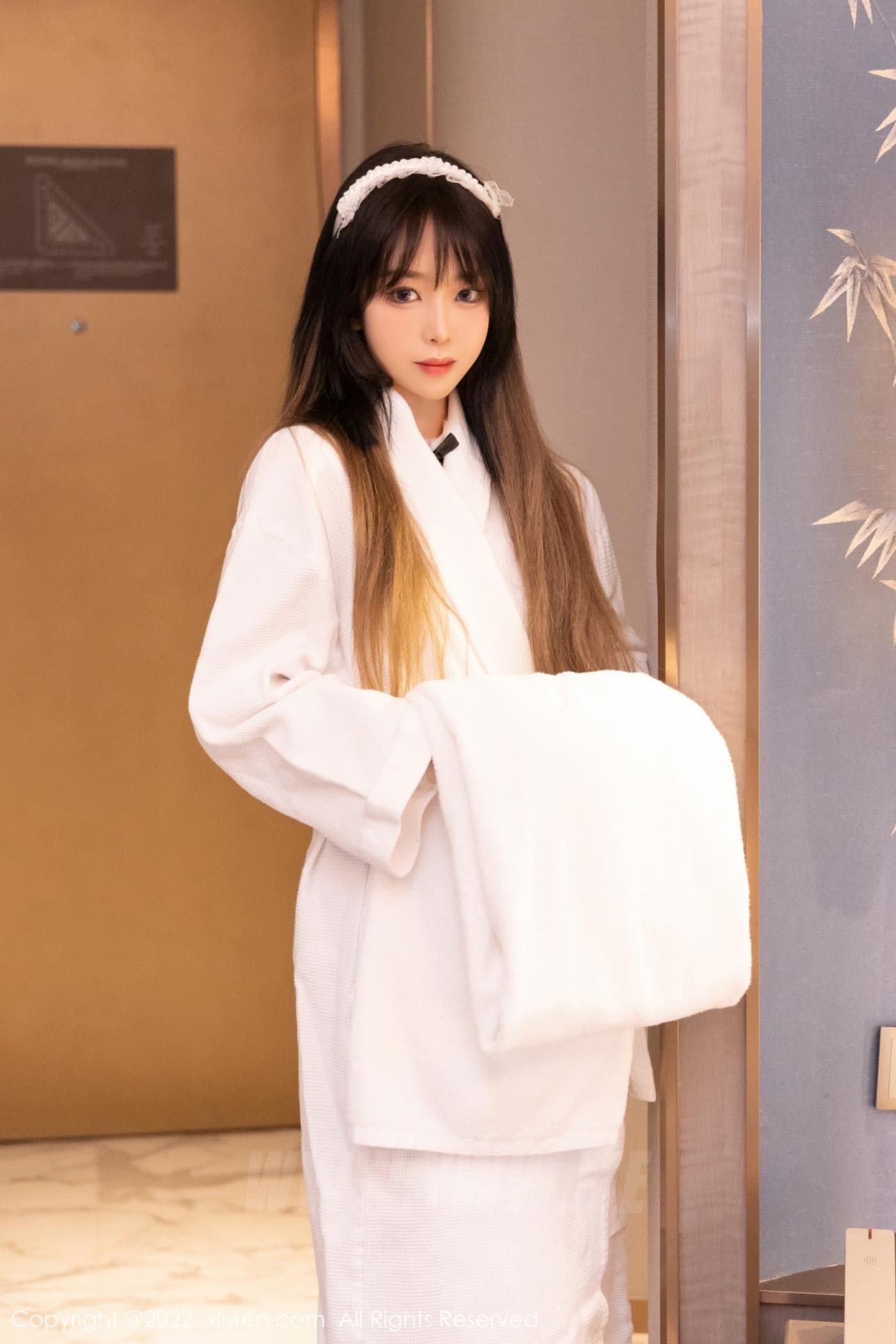 XiuRen秀人网 No.4535 奶瓶. 黑丝美腿