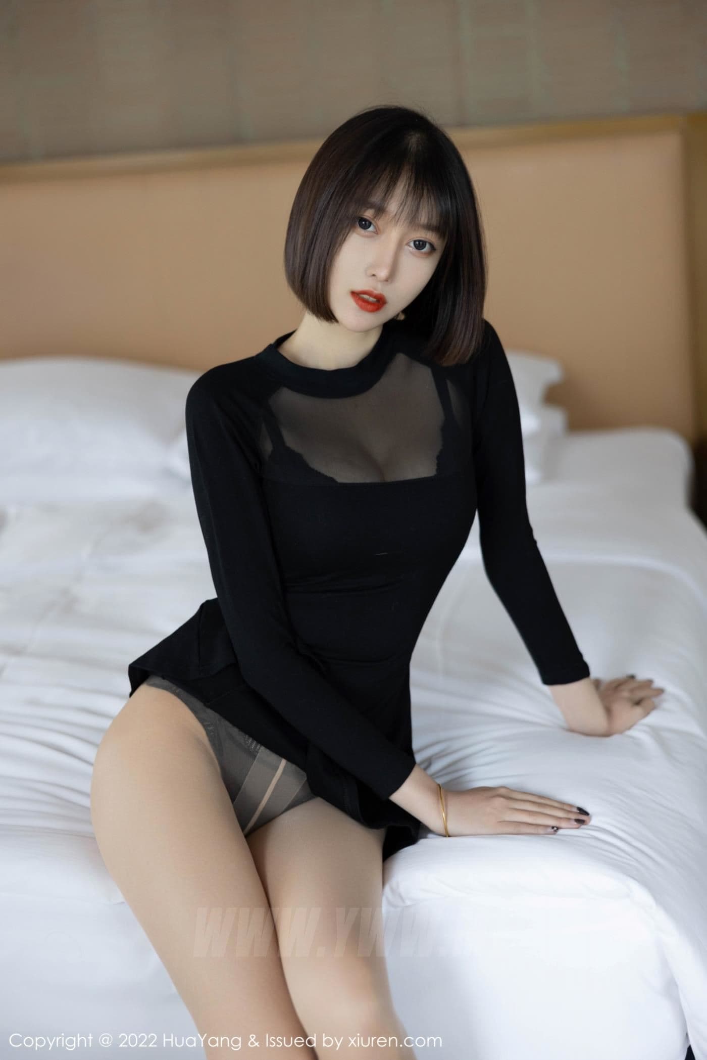 HuaYang花漾 VOL.491 玥儿玥er 丝袜美腿
