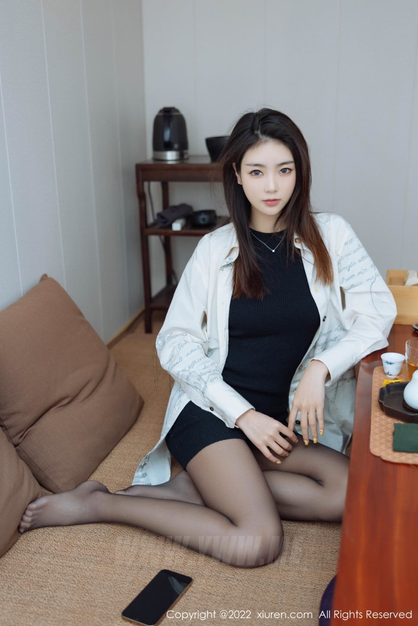 XiuRen秀人网 No.4832 可樂Vicky 黑丝美腿