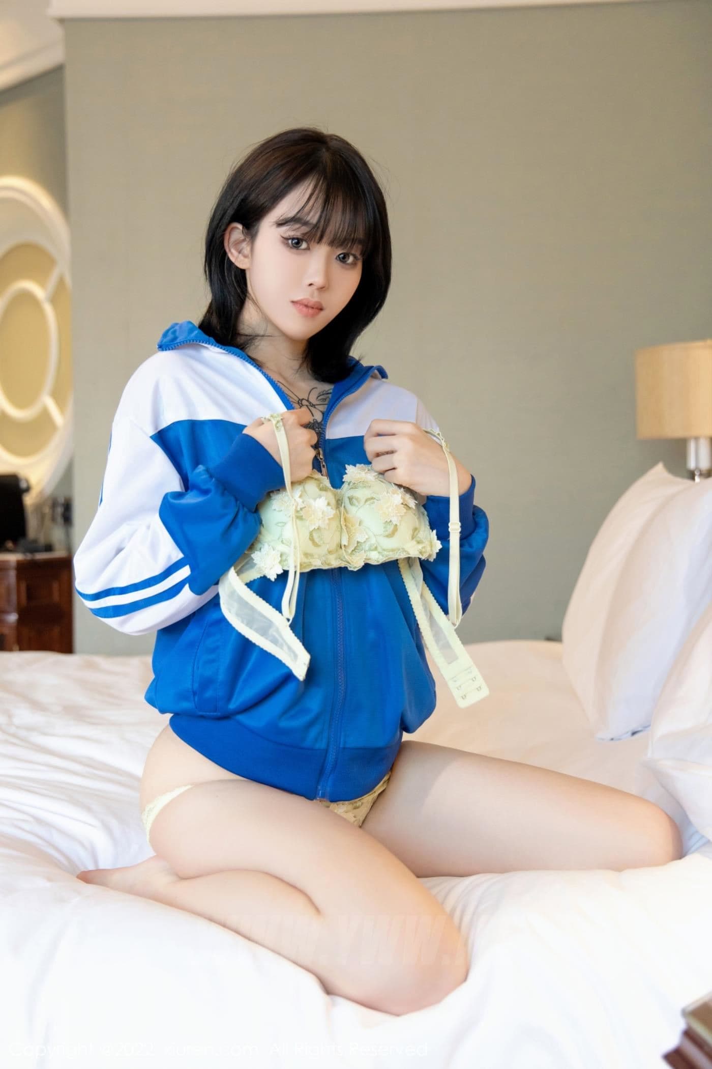 XiuRen秀人网 No.4838 奶瓶. 清纯美腿