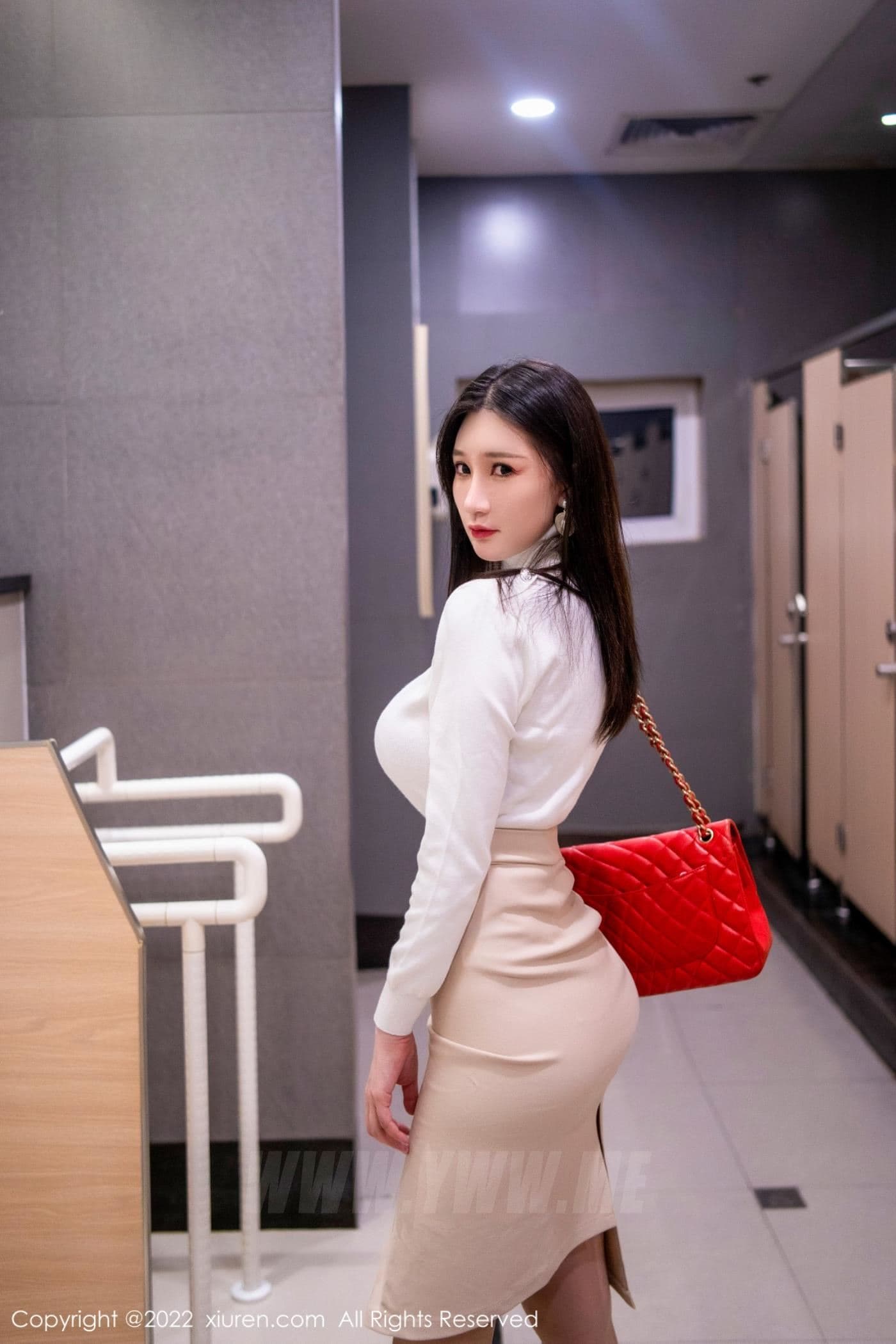 XiuRen秀人网 No.4887 顾乔楠Cora 御姐美臀