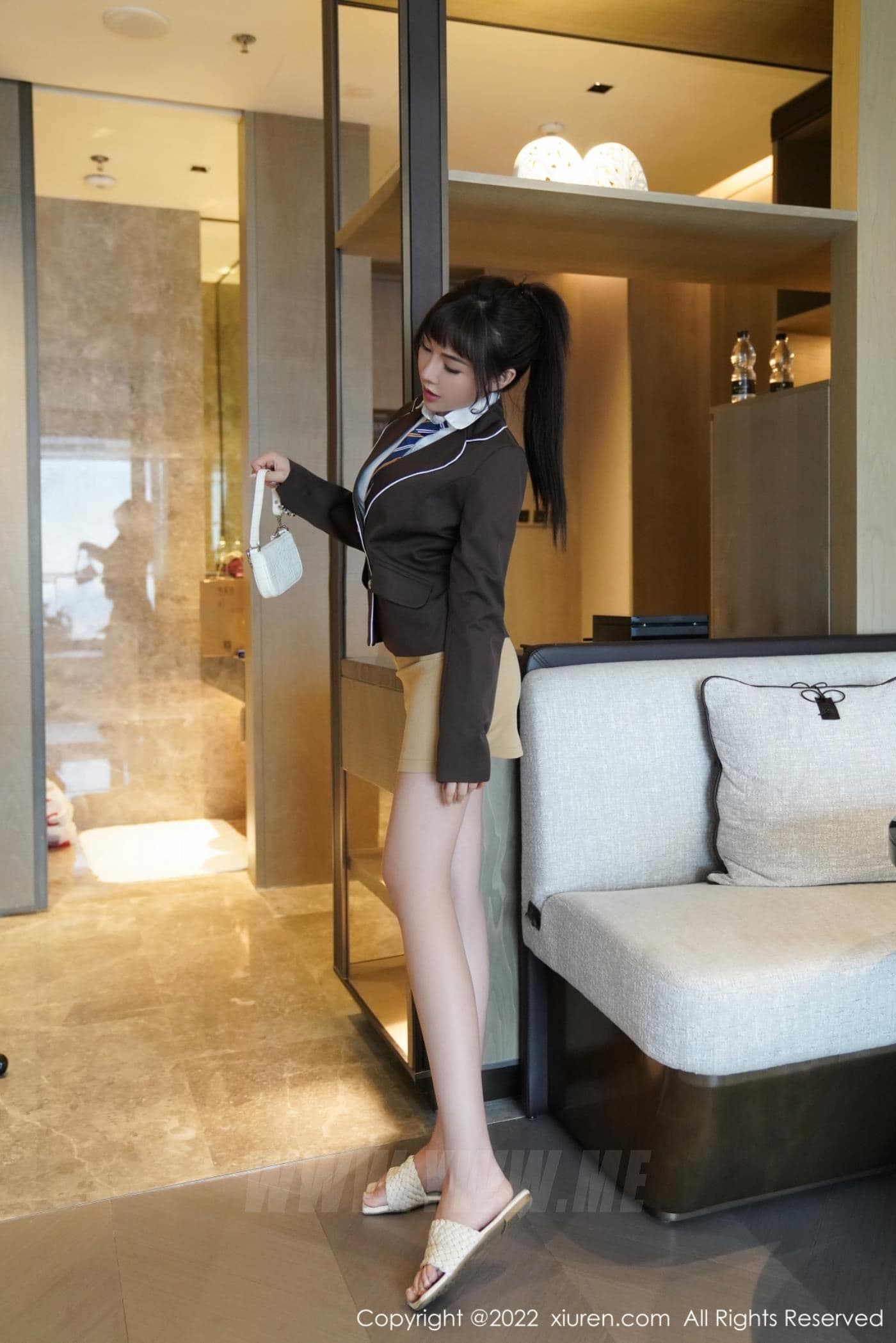 XiuRen秀人网 No.4937 萌汉药baby 白T美臀