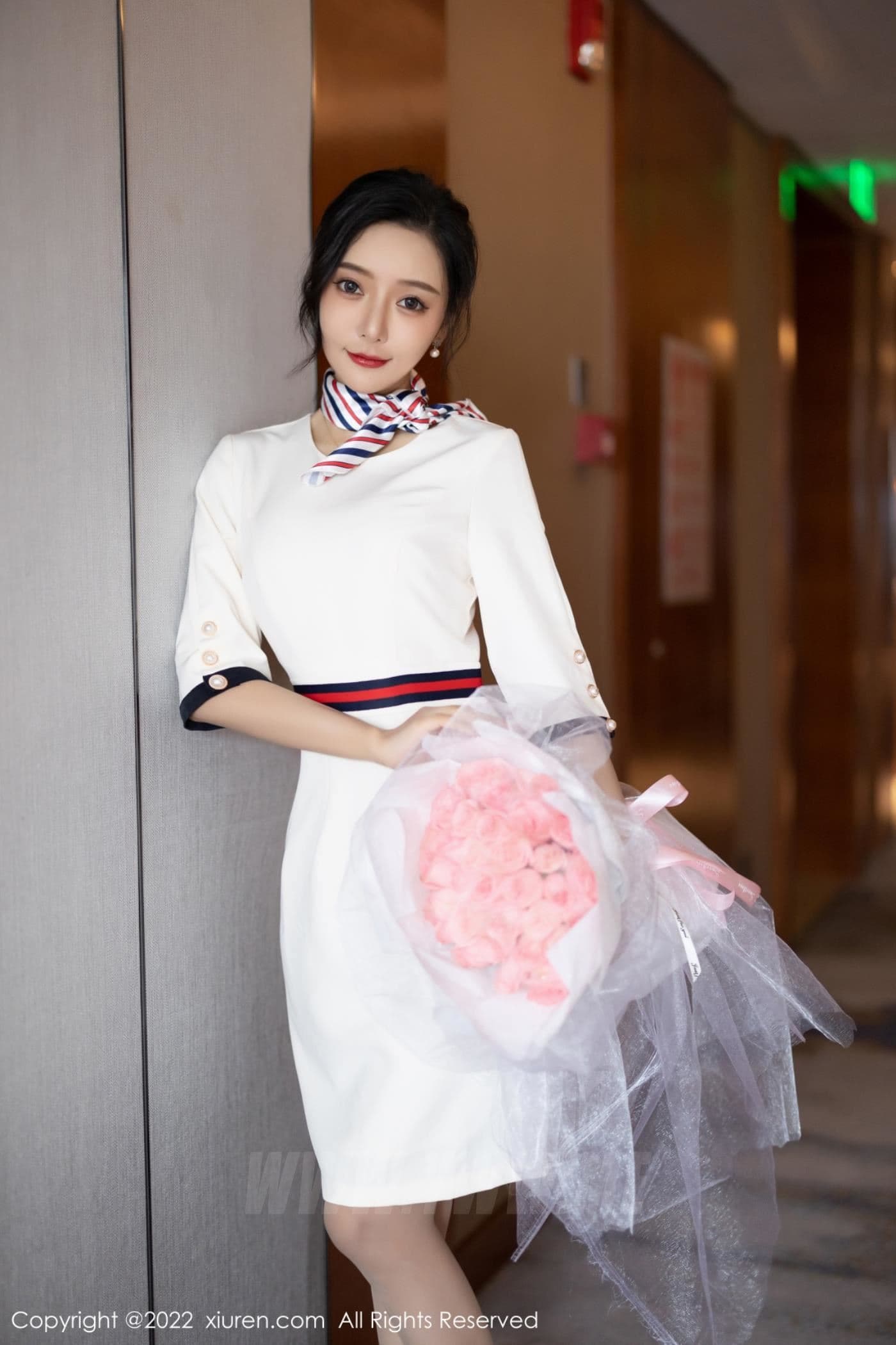 XiuRen秀人网 No.4963 王馨瑶yanni 制服丝袜