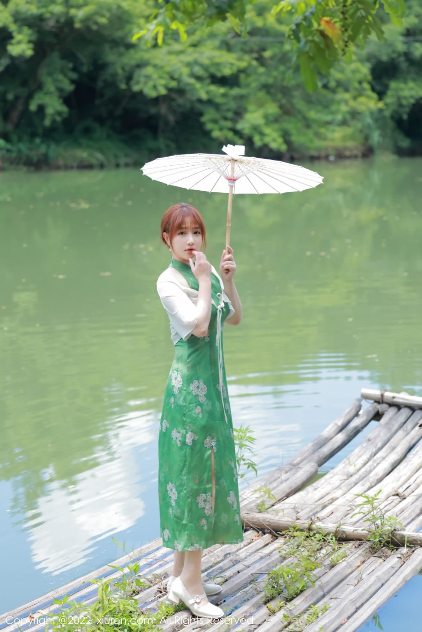 XiuRen秀人网 No.5276 养乐多DoDo 湖景旗袍