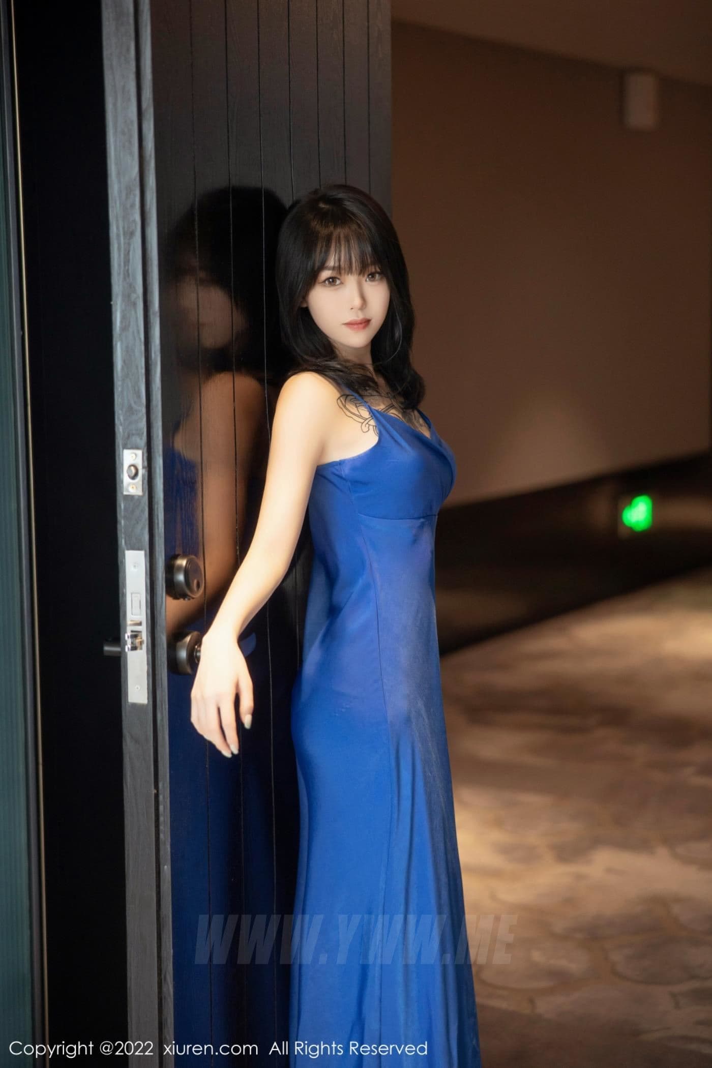 XiuRen秀人网 No.5165 奶瓶. 吊带裙美腿