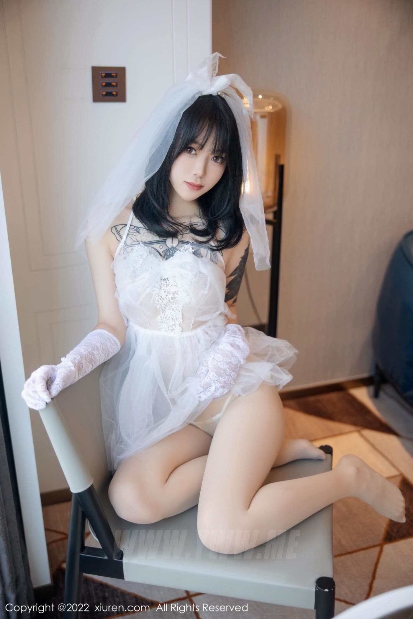 XiuRen秀人网 No.5212 奶瓶. 婚纱服美腿