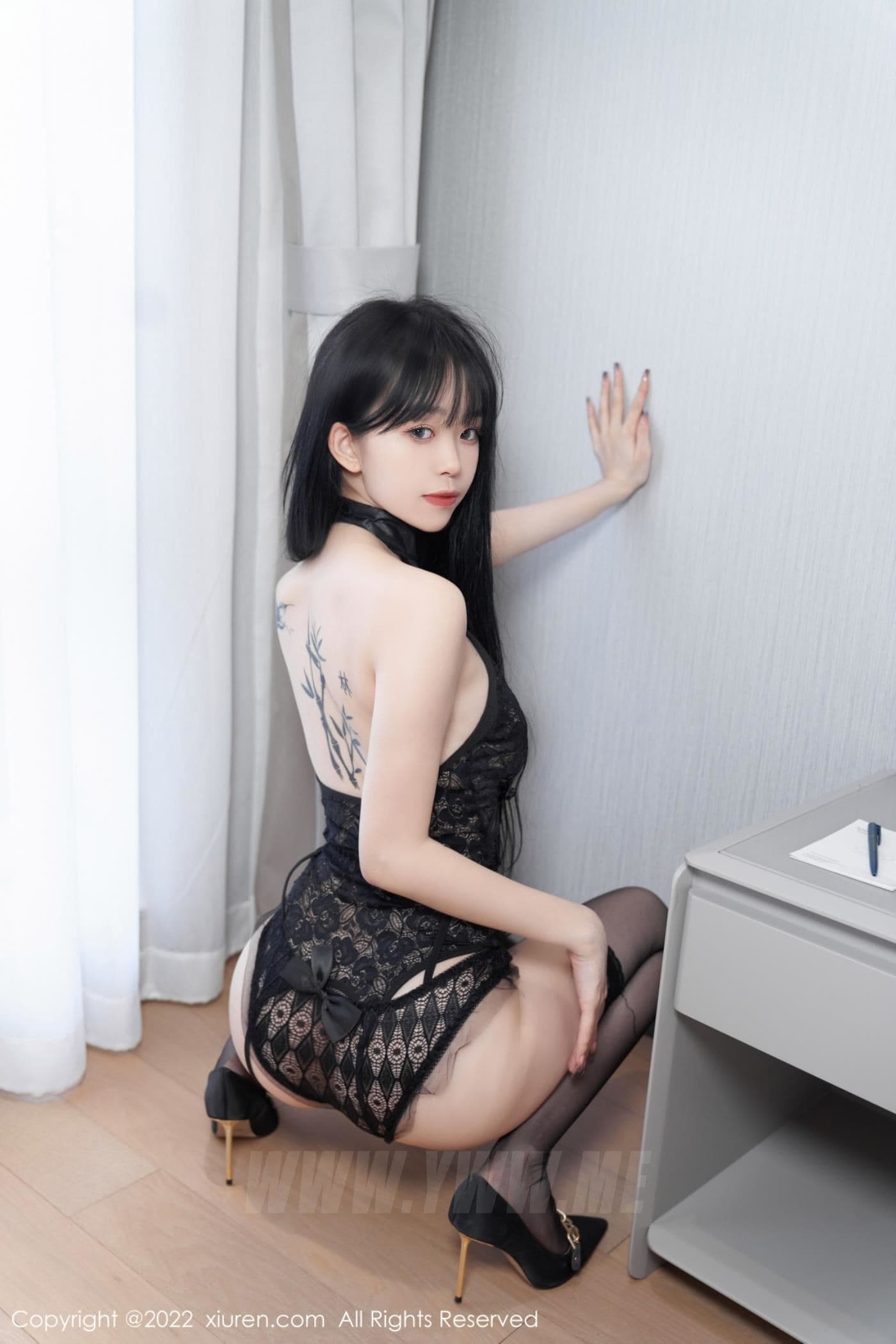 XiuRen秀人网 No.5243 奶瓶. 黑丝美腿
