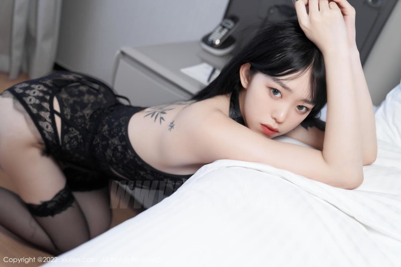 XiuRen秀人网 No.5243 奶瓶. 黑丝美腿