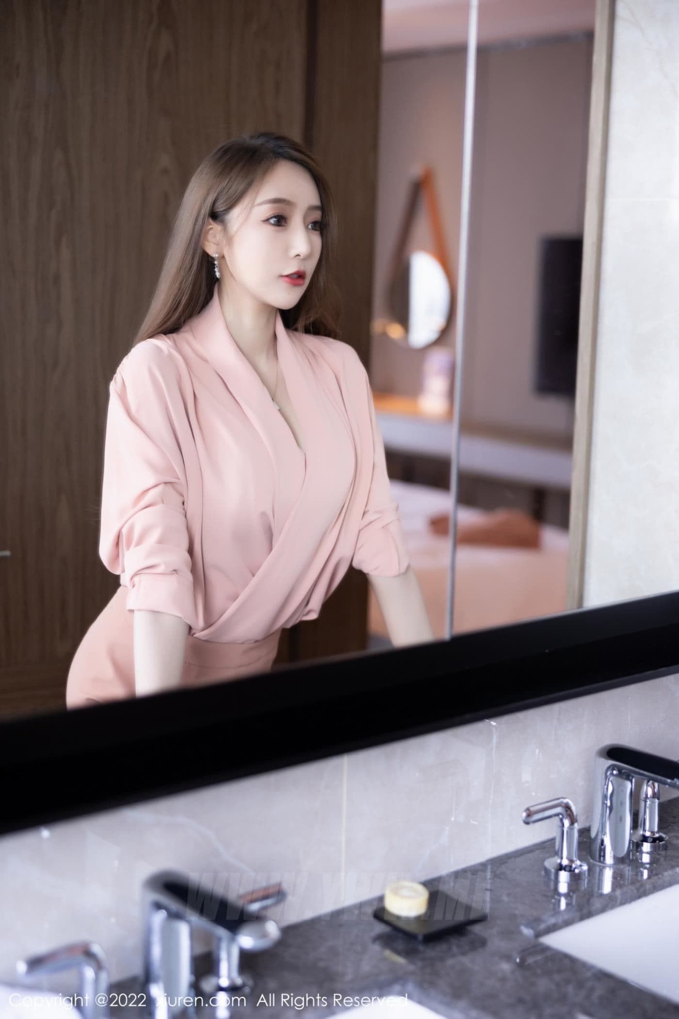 XiuRen秀人网 No.5257 王馨瑶yanni 丝袜美腿