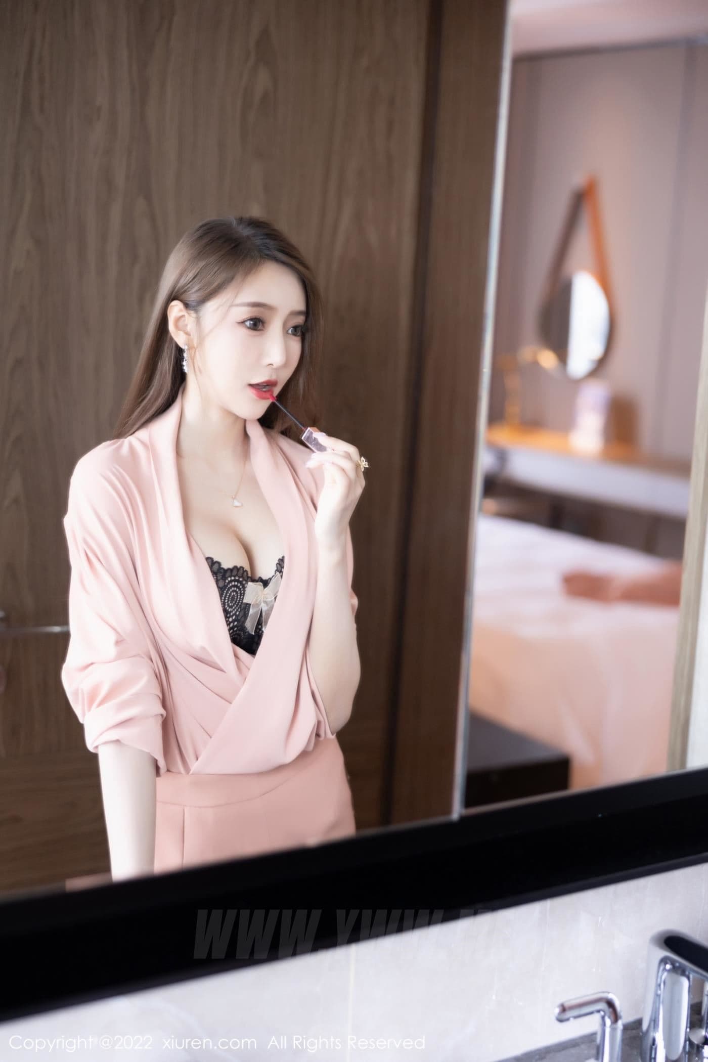 XiuRen秀人网 No.5257 王馨瑶yanni 丝袜美腿