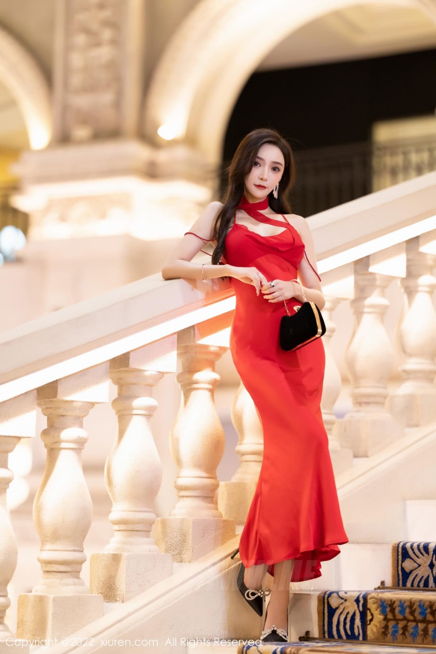 XiuRen秀人网 No.5470 王馨瑶yanni 长裙美腿