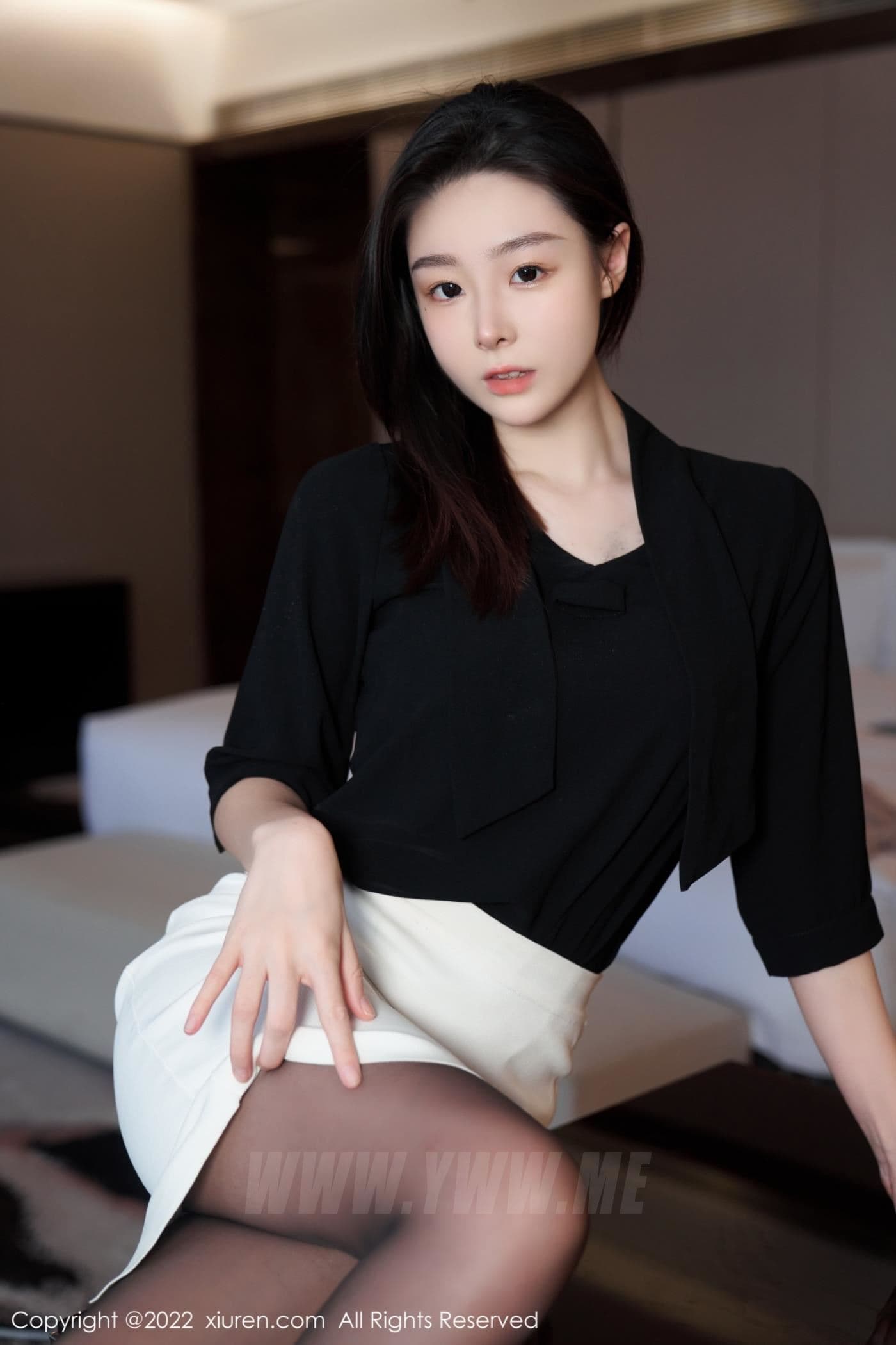 XiuRen秀人网 No.5312 是小逗逗 短裙美腿