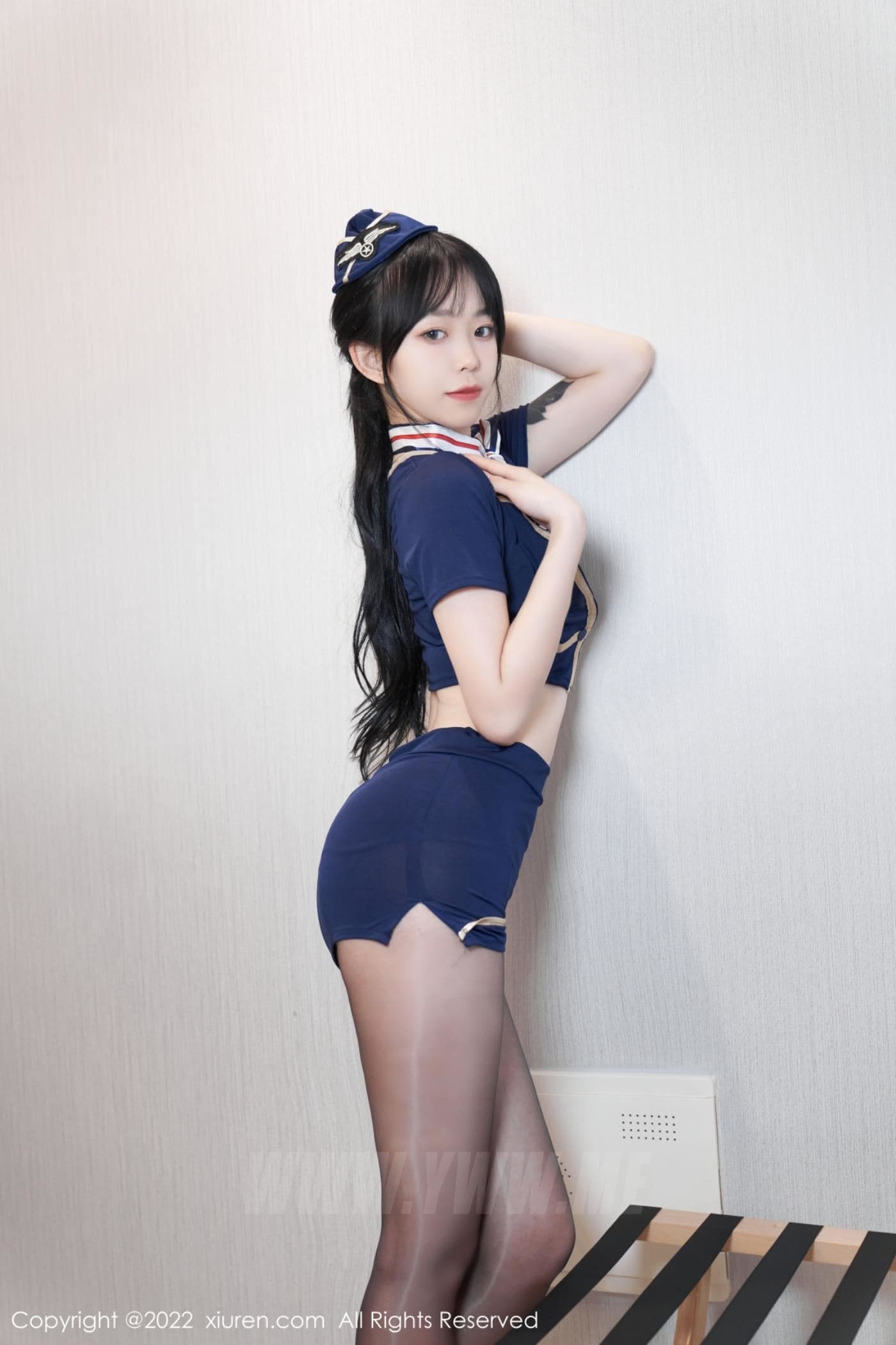XiuRen秀人网 No.5352 奶瓶. 制服美腿