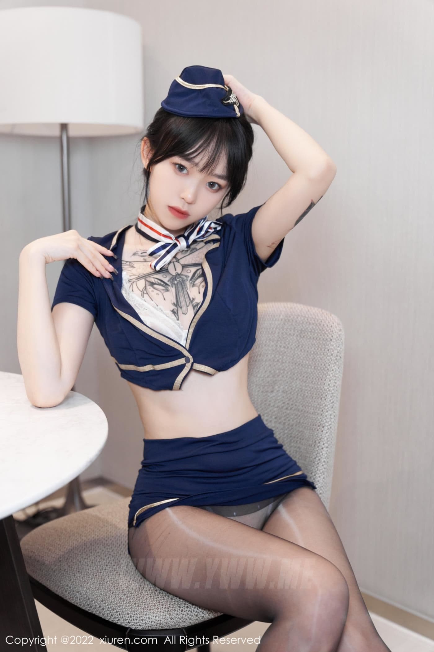 XiuRen秀人网 No.5352 奶瓶. 制服美腿