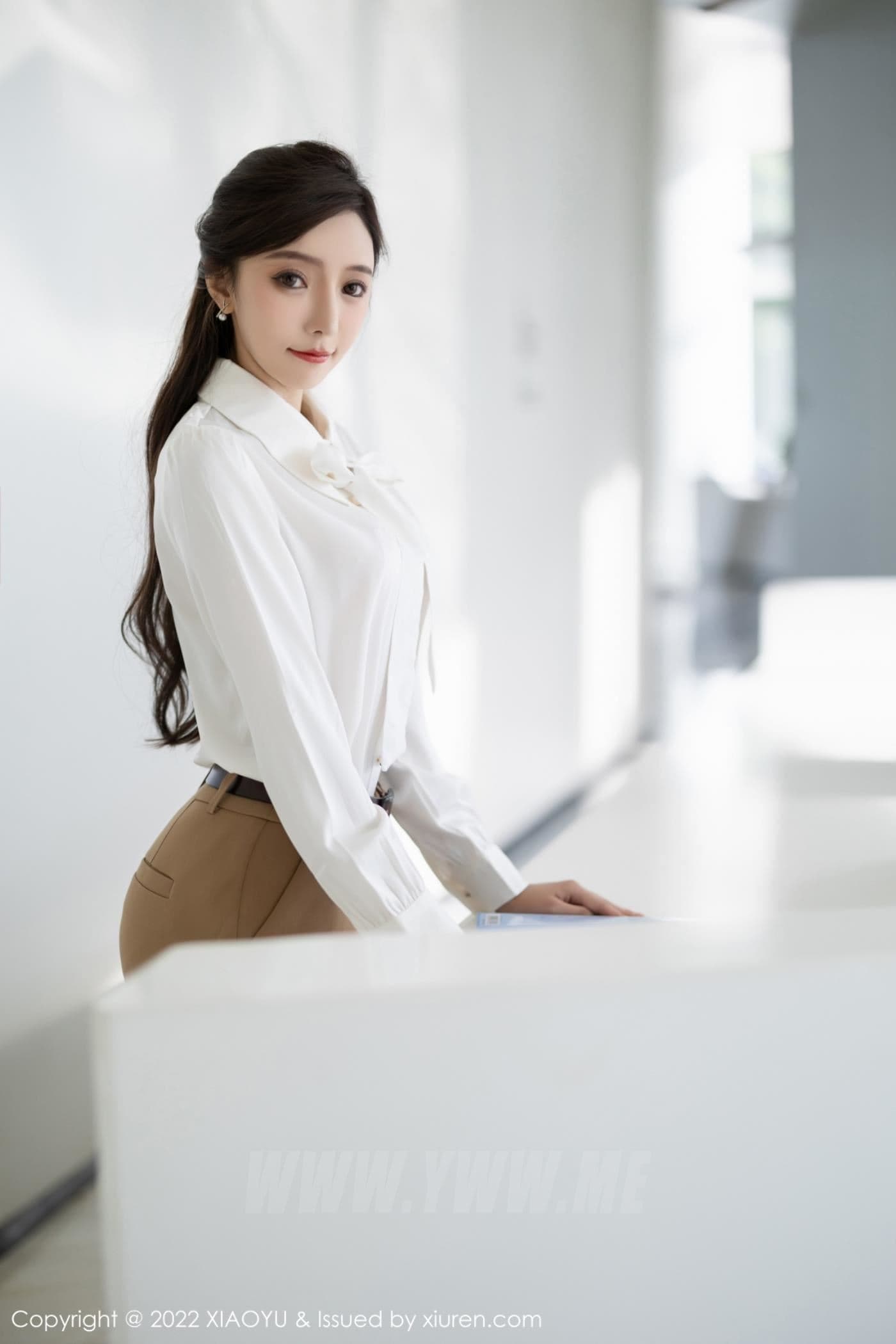 XIAOYU语画界 VOL.852 王馨瑶yanni OL装扮