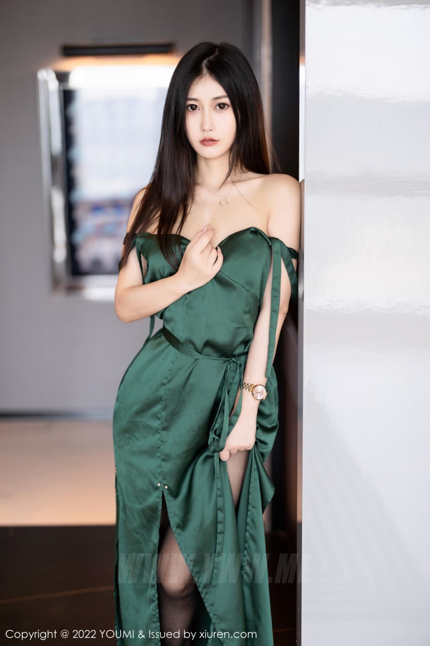 YOUMI尤蜜荟 VOL.837 laura阿姣 黑丝长裙