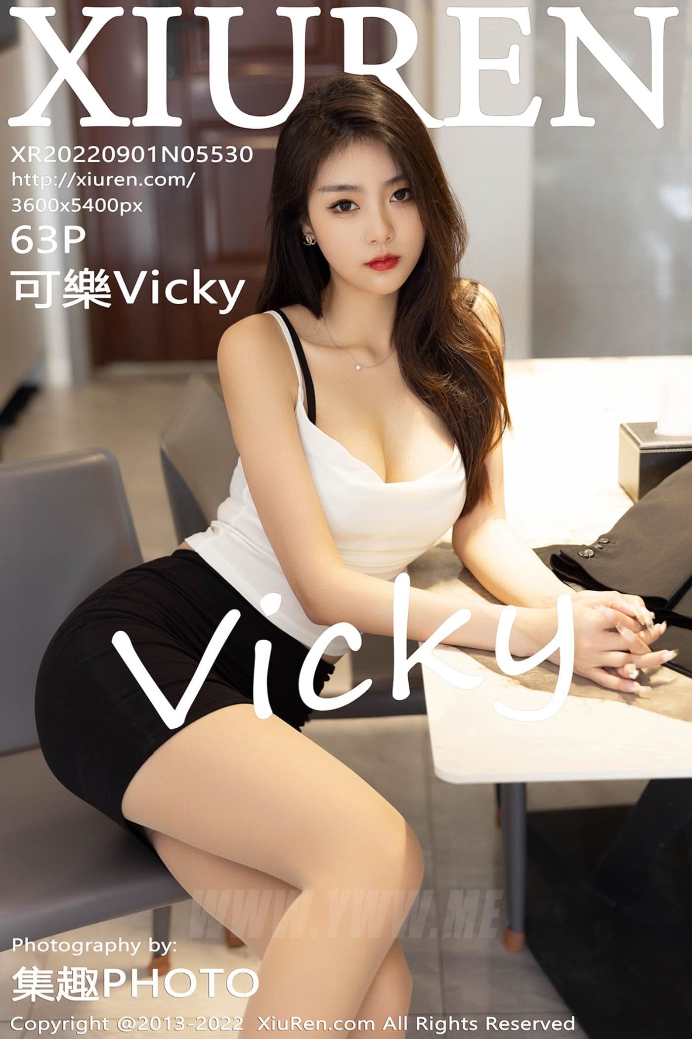 XiuRen秀人网 No.5530 可樂Vicky 短裙美腿