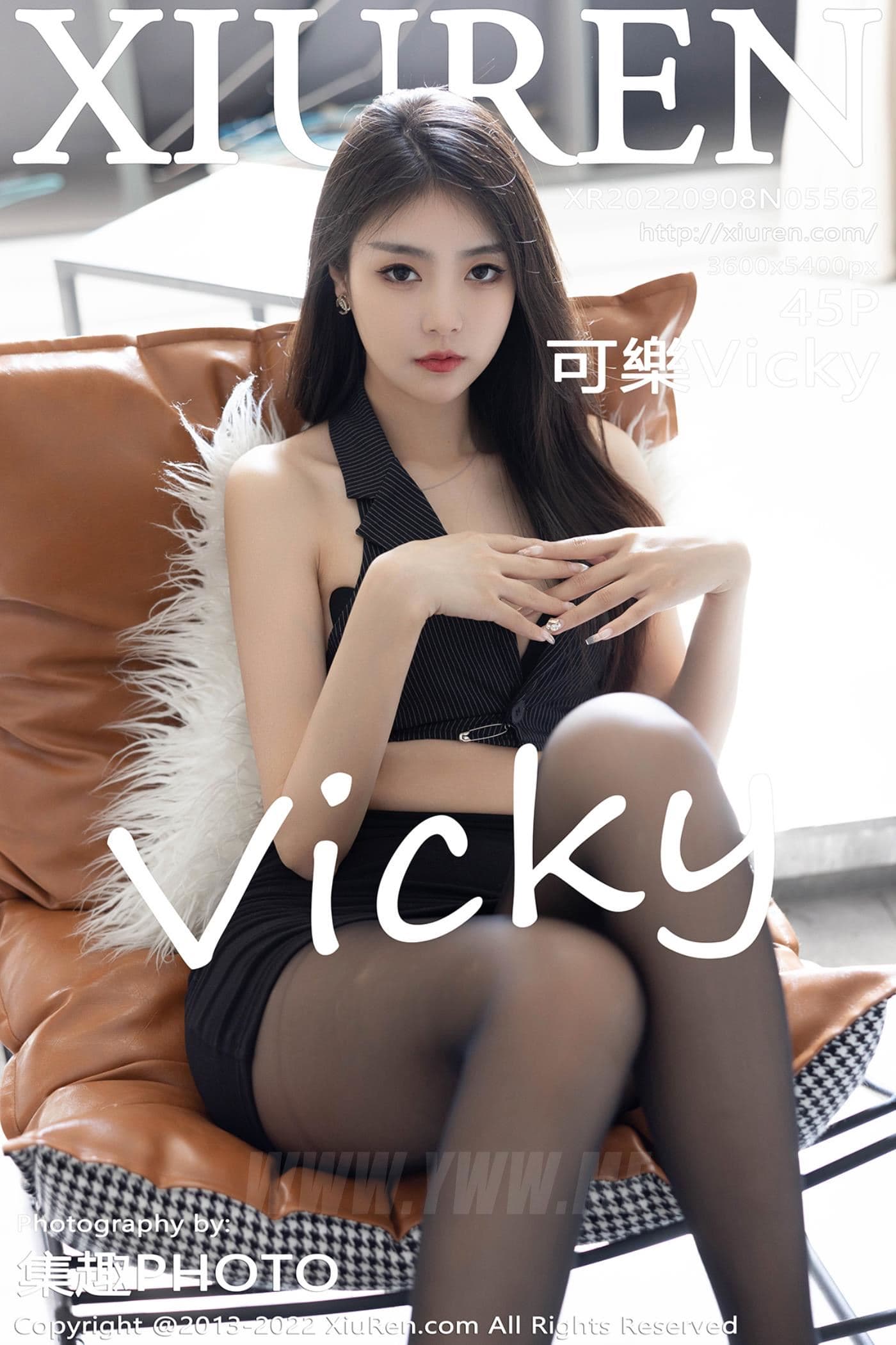 XiuRen秀人网 No.5562 可樂Vicky 黑丝美腿