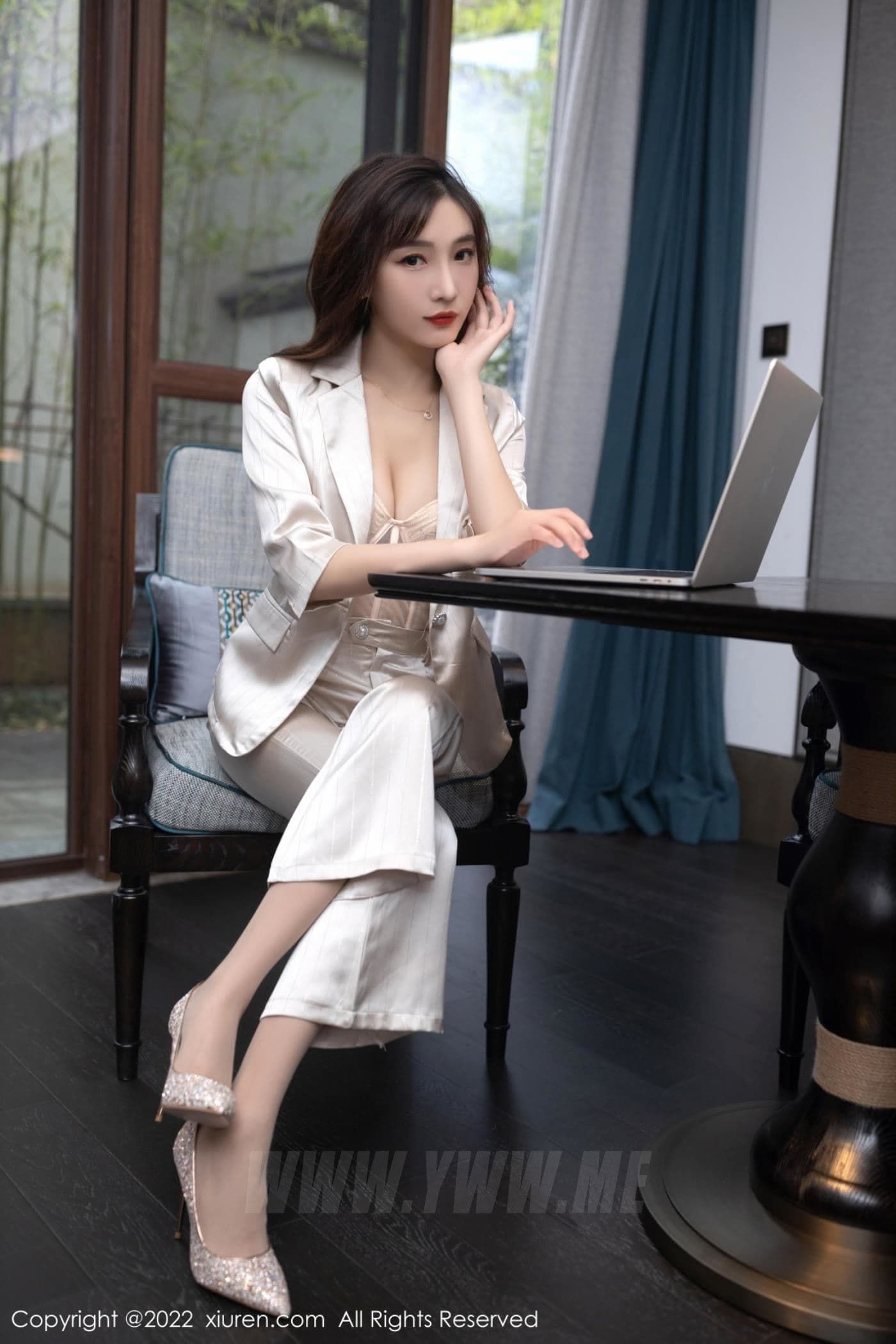 XiuRen秀人网 No.5594 陆萱萱 美腿丝袜