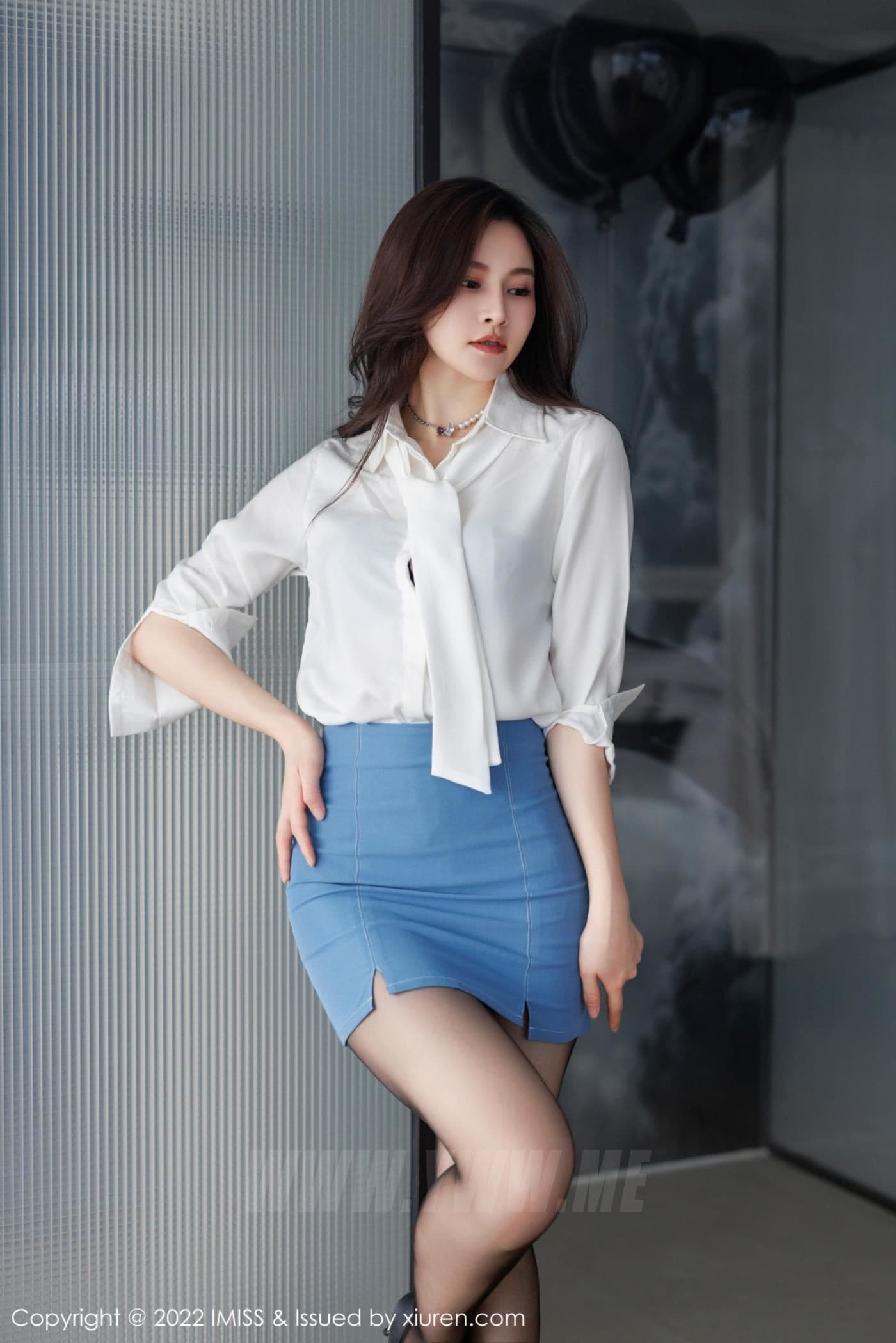 IMISS爱蜜社 VOL.700 Vanessa 丰腴美腿