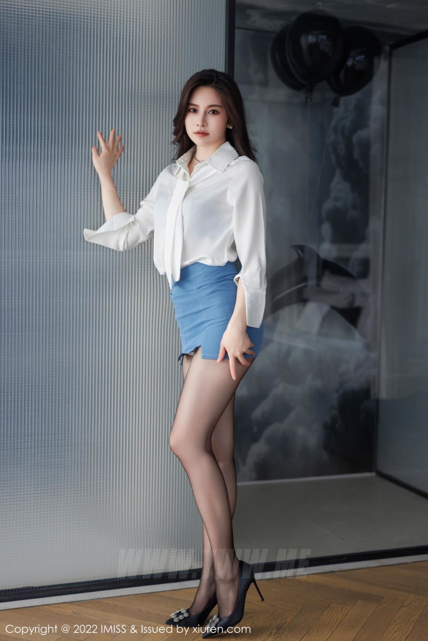 IMISS爱蜜社 VOL.700 Vanessa 丰腴美腿