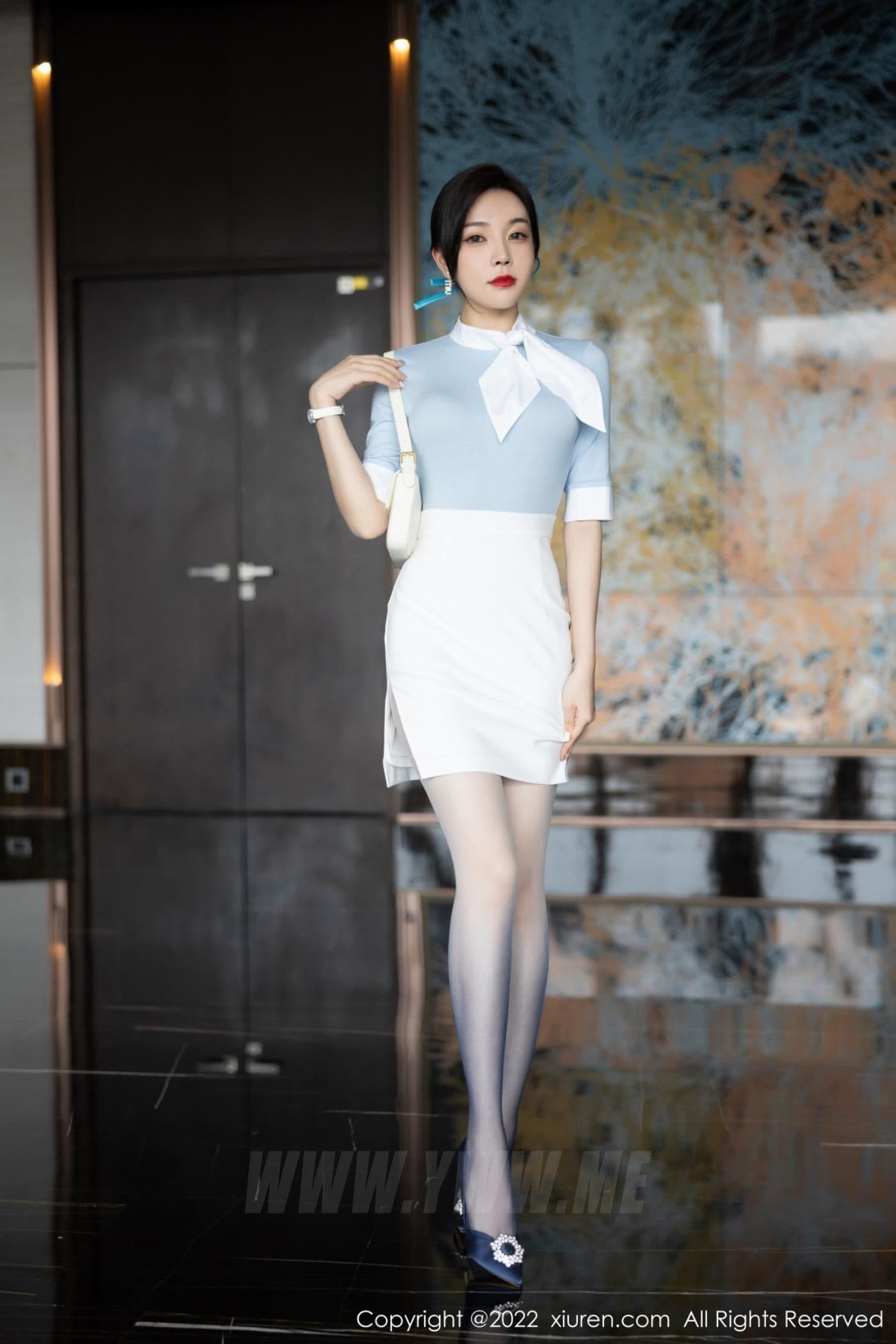 XiuRen秀人网 No.5643 徐莉芝Booty 短裙美腿