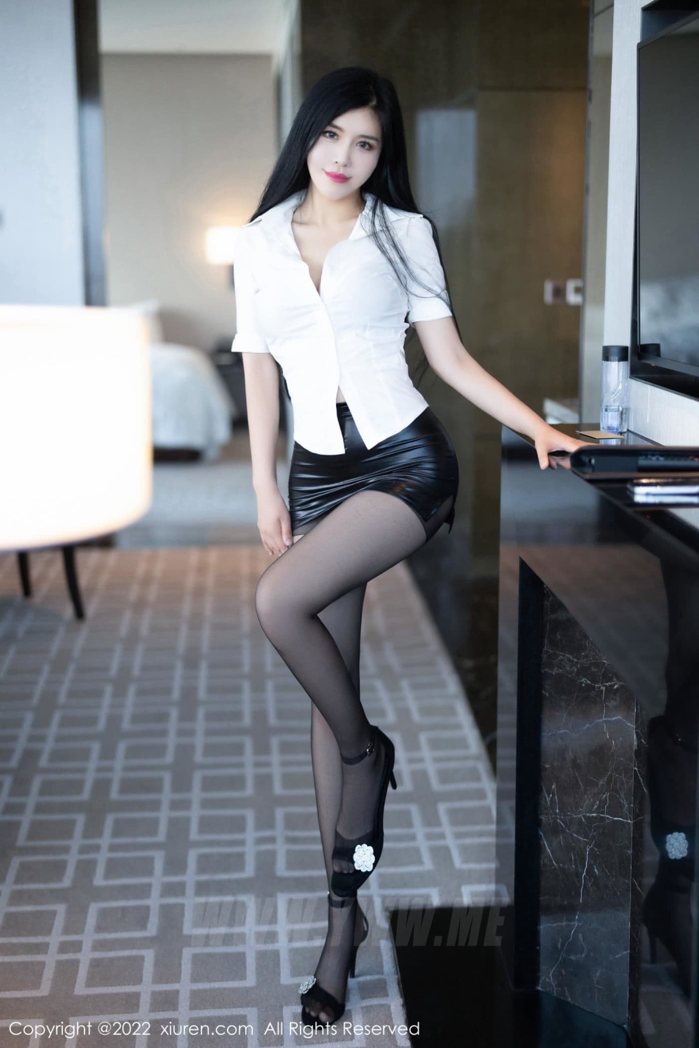 XiuRen秀人网 No.5635 刘钰儿 短裙美臀