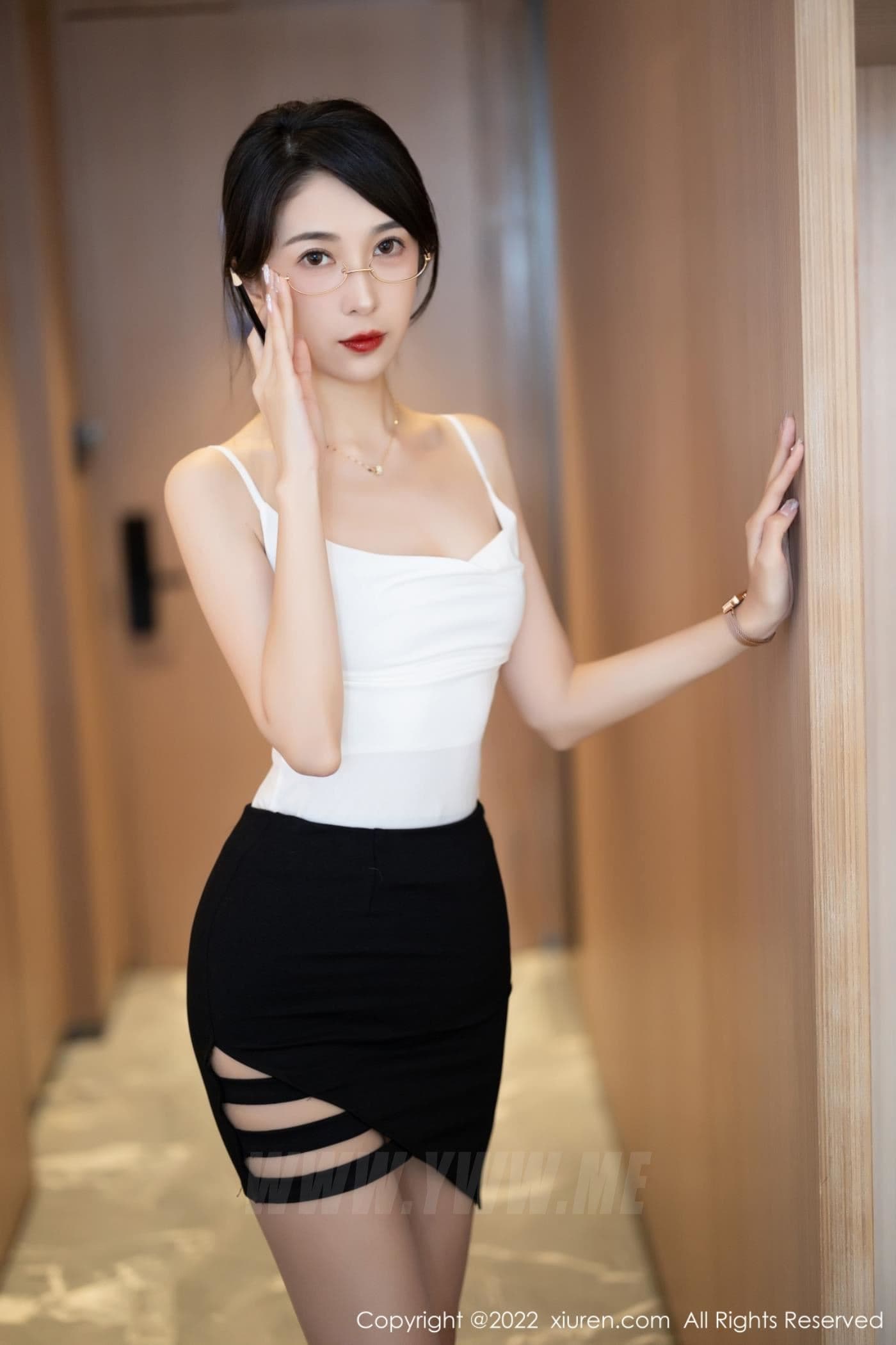XiuRen秀人网 No.5656 林乐一 灰丝美腿
