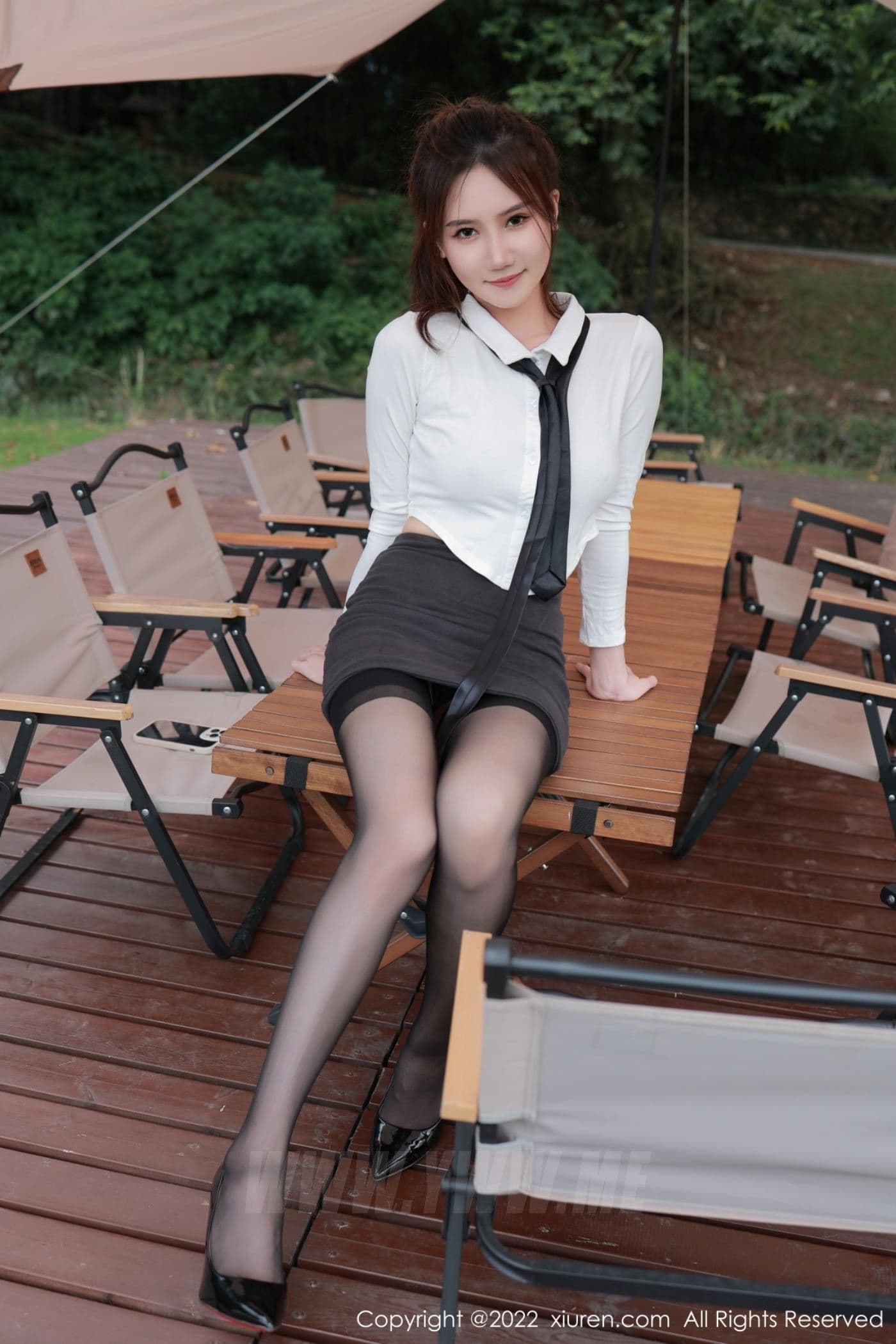 XiuRen秀人网 No.5703 古月小同学 黑丝白T