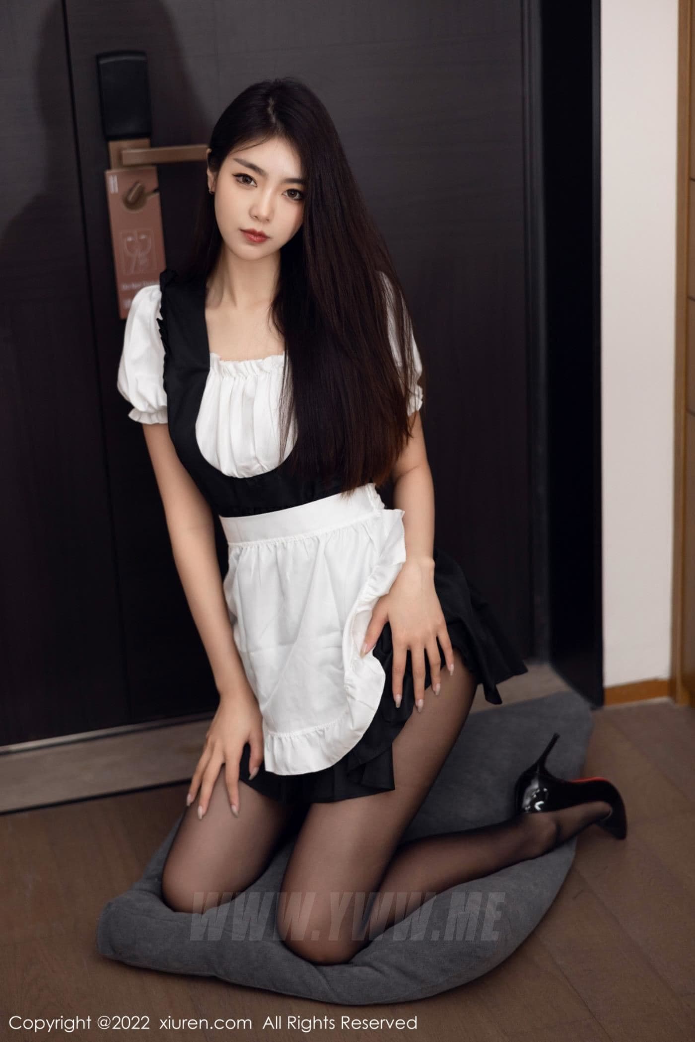 XiuRen秀人网 No.5706 可樂Vicky 黑丝美腿
