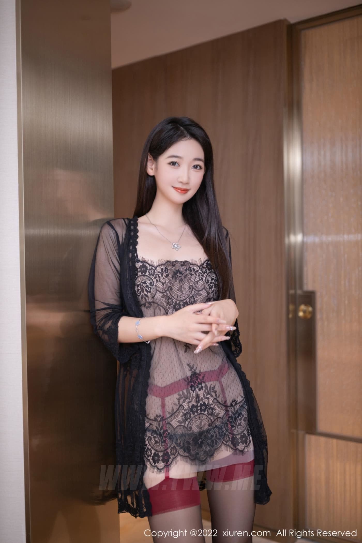 XiuRen秀人网 No.5752 唐安琪 黑丝美腿