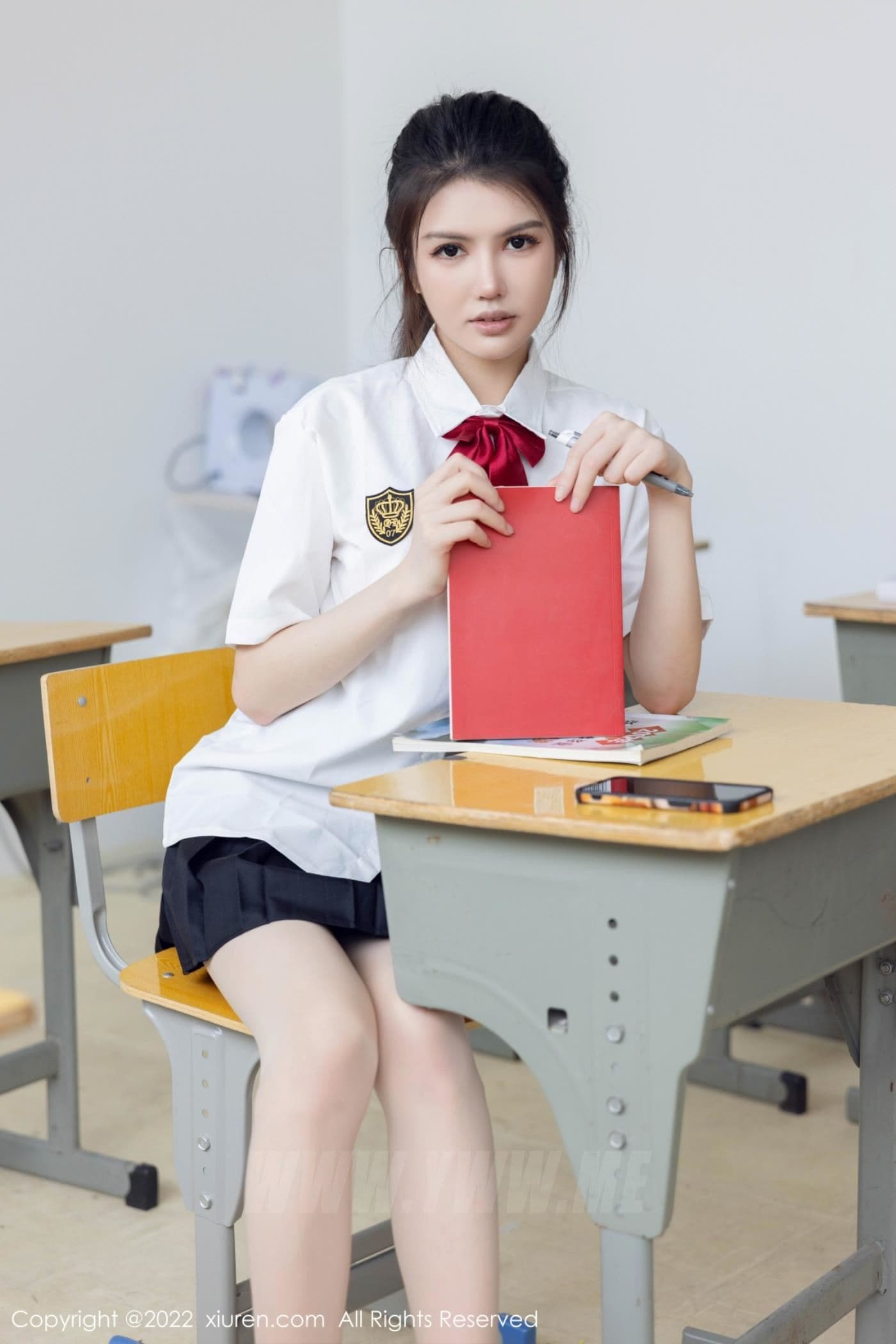 XiuRen秀人网 No.5762 媛媛酱belle 丝袜白T