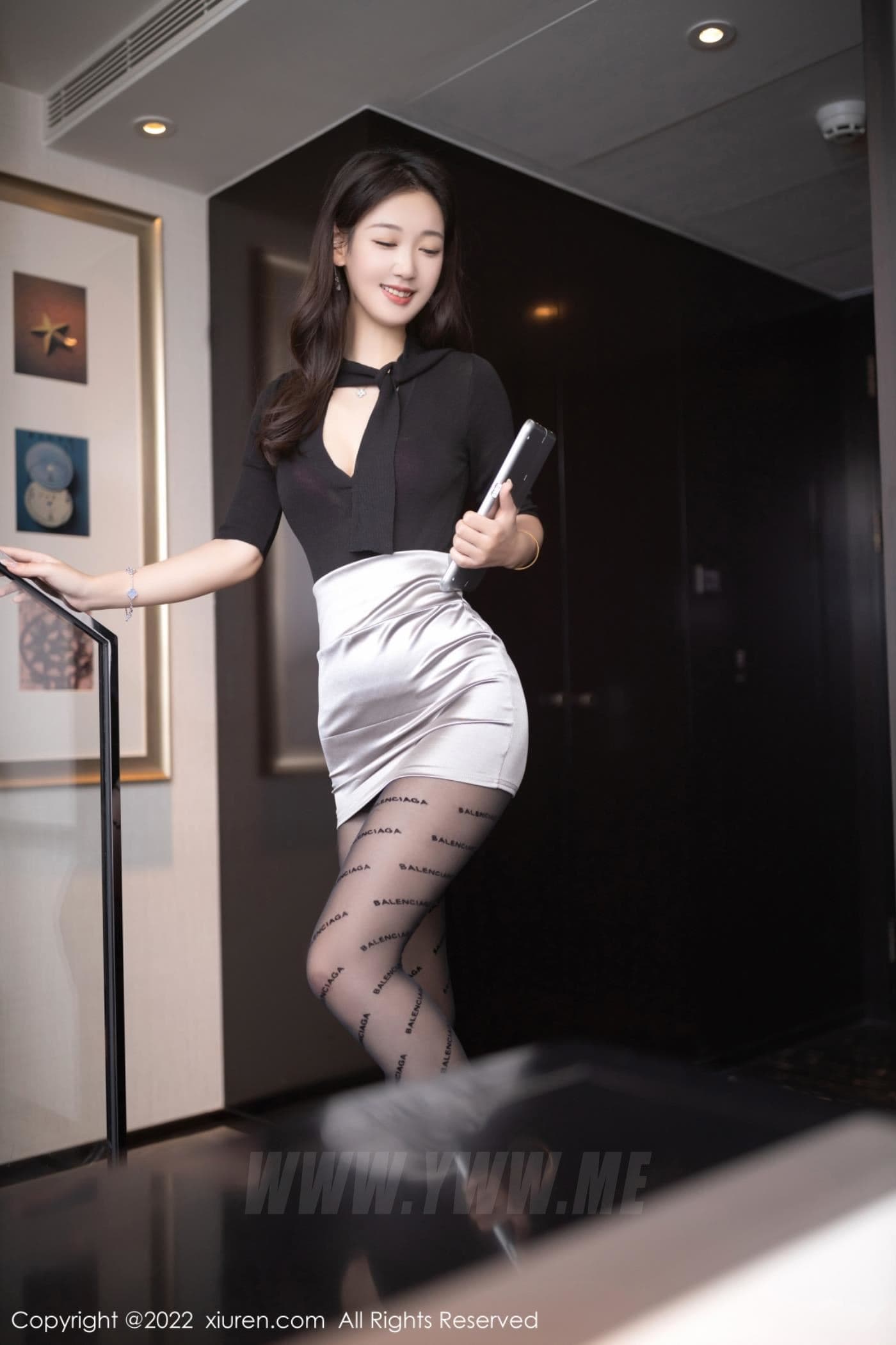 XiuRen秀人网 No.5887 唐安琪 黑丝短裙
