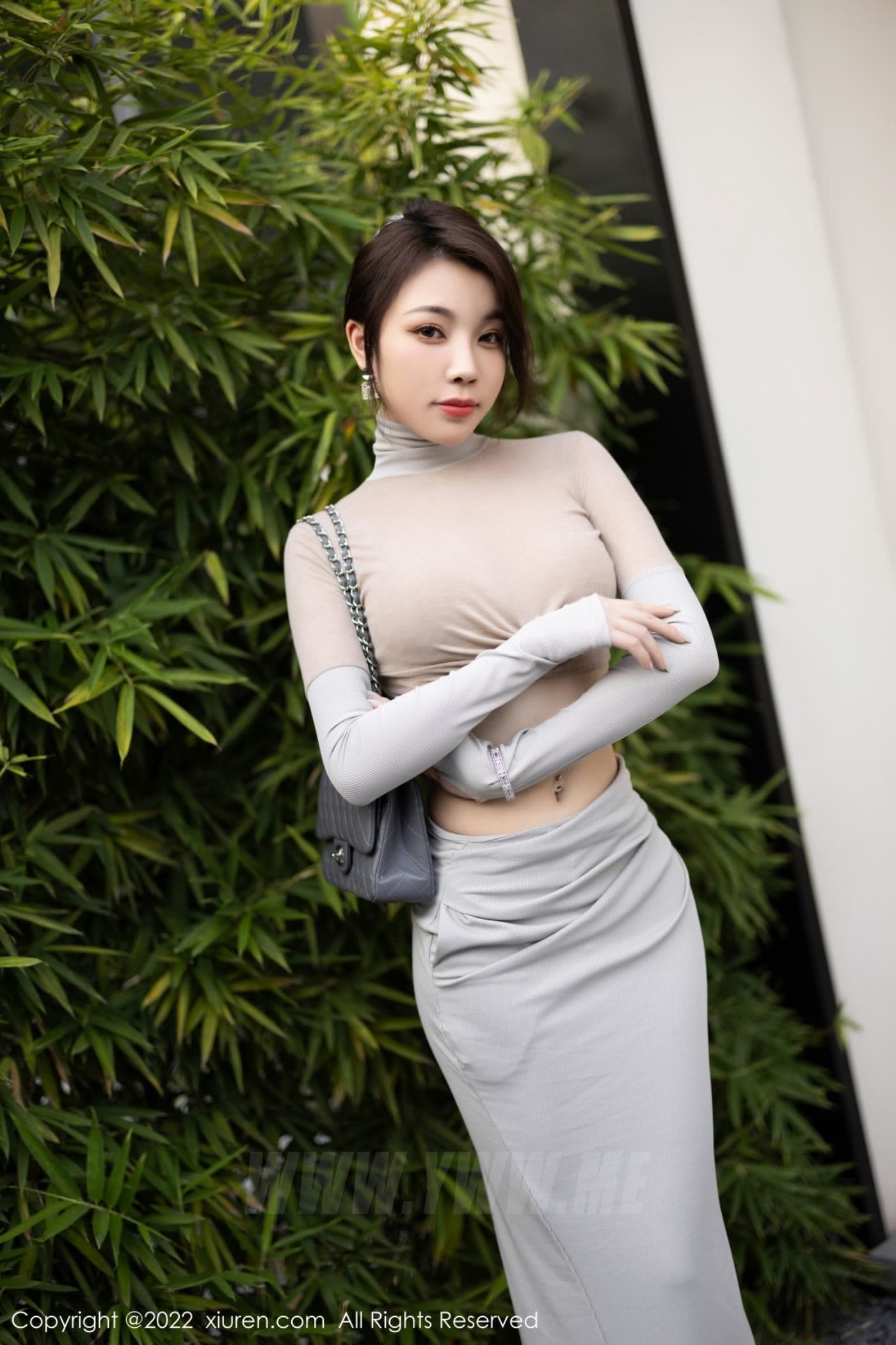 XiuRen秀人网 No.5895 徐莉芝Booty 黑丝美腿