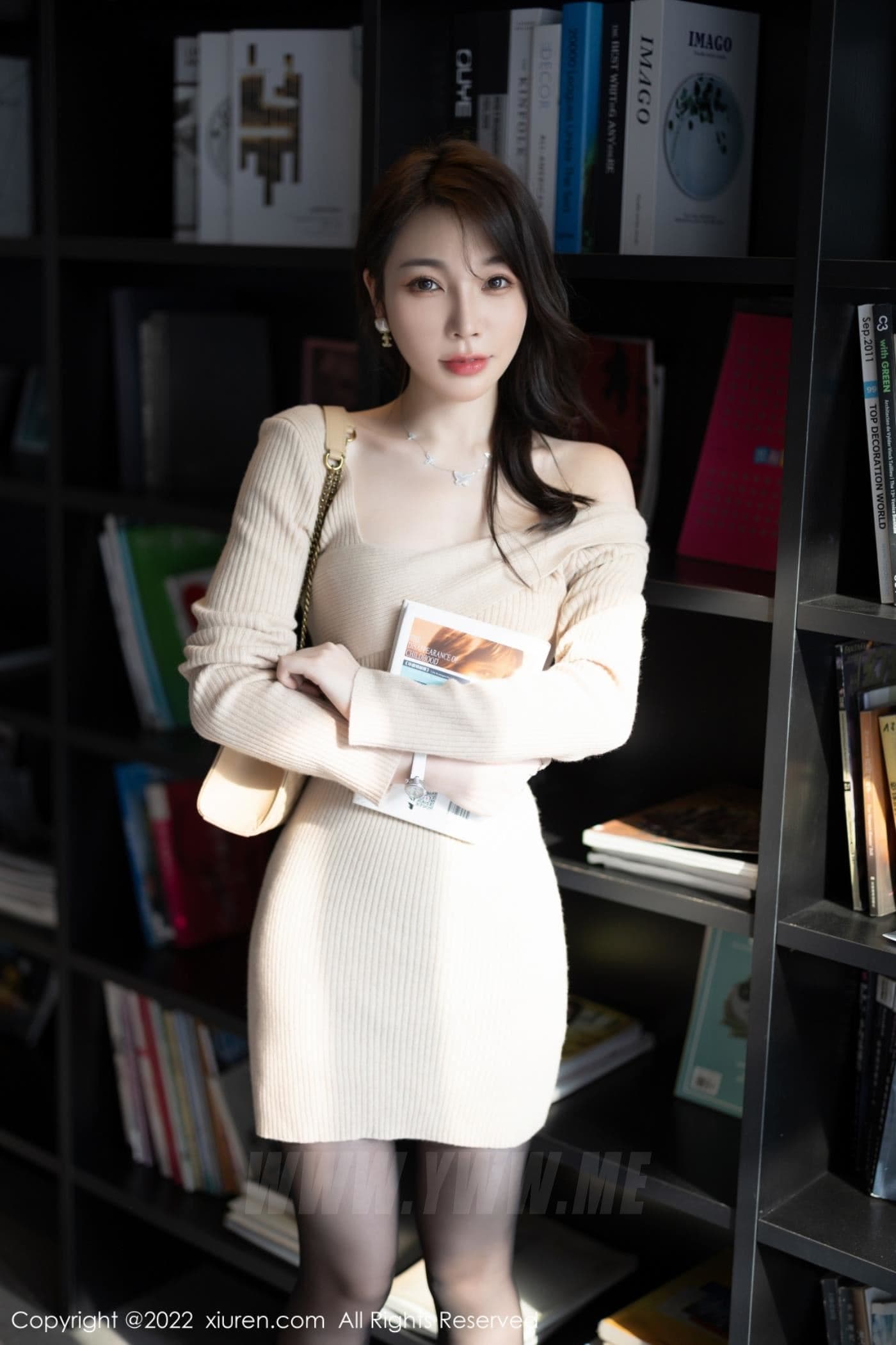 XiuRen秀人网 No.5945 徐莉芝Booty 丰腴美腿