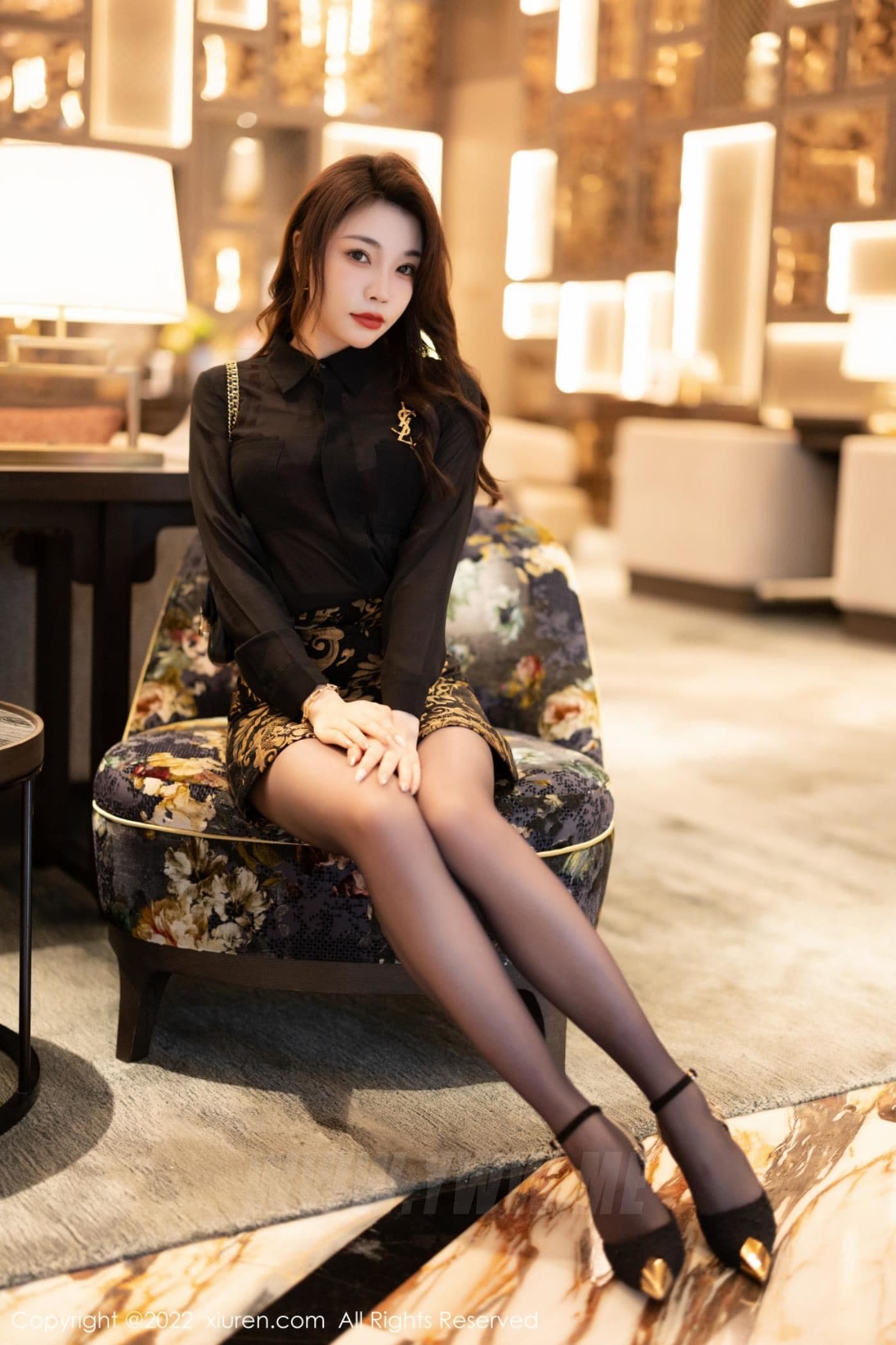 XiuRen秀人网 No.5953 徐莉芝Booty 黑丝美腿
