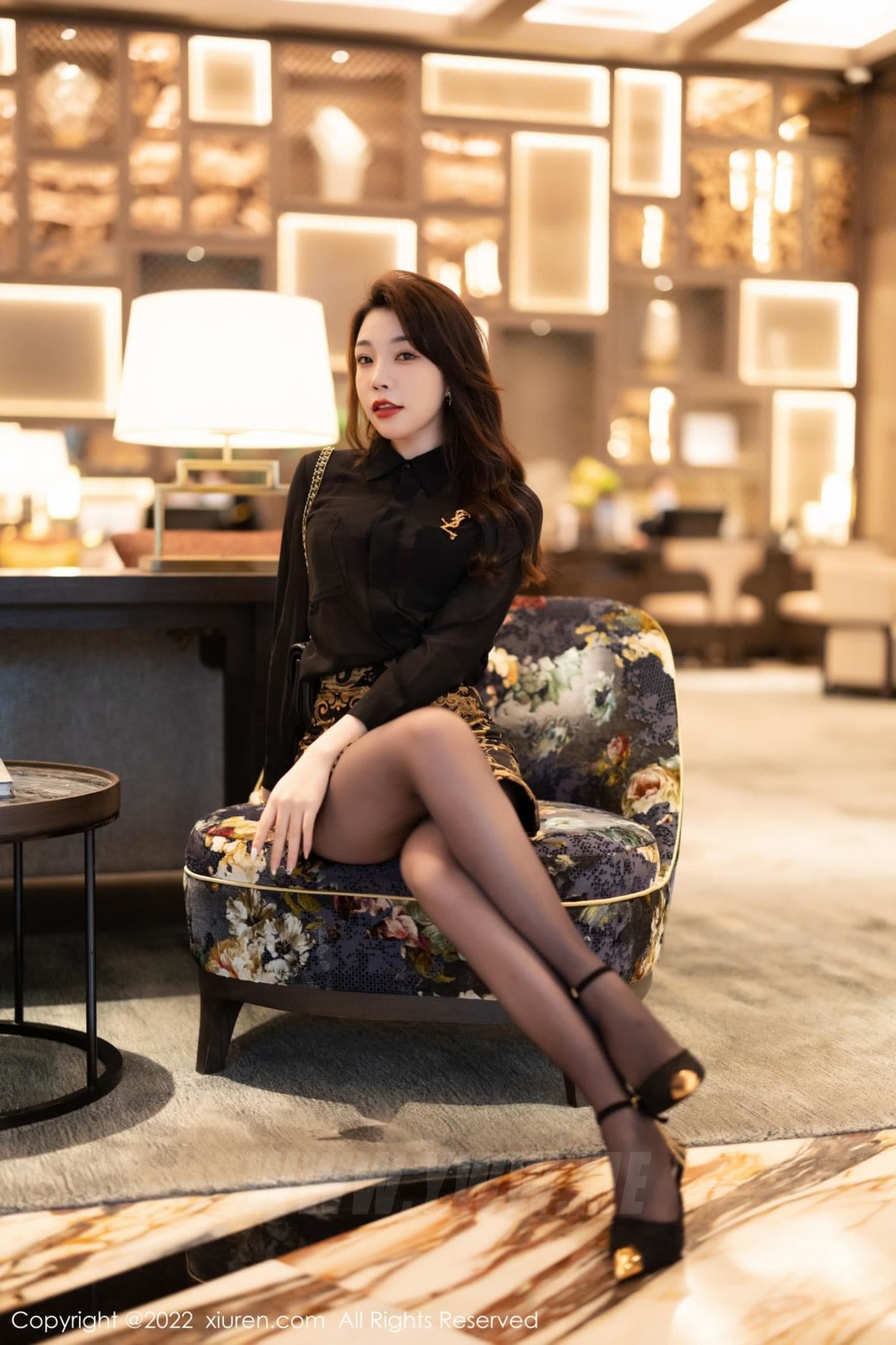 XiuRen秀人网 No.5953 徐莉芝Booty 黑丝美腿