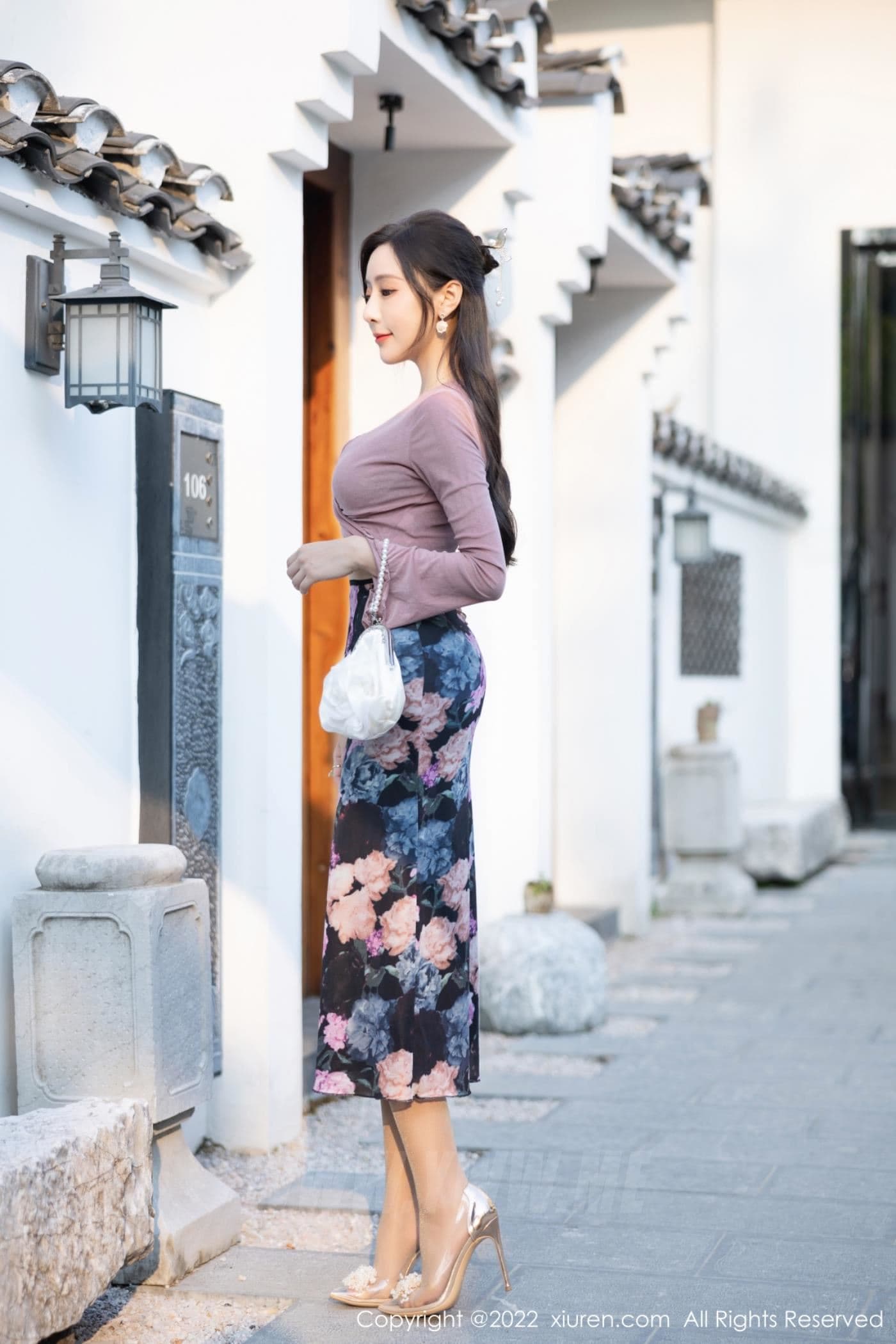 XiuRen秀人网 No.5985 王馨瑶yanni 美腿长裙