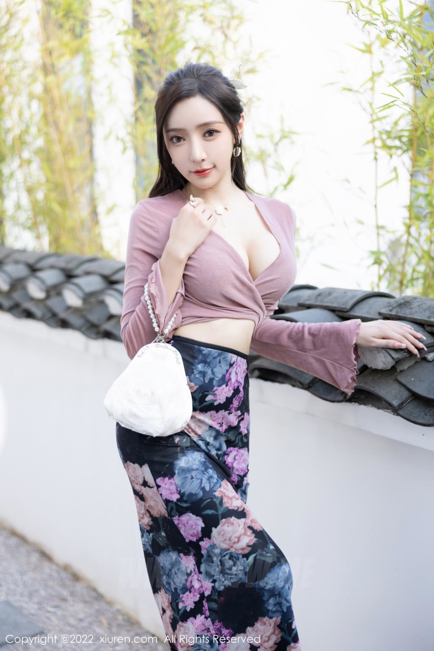 XiuRen秀人网 No.5985 王馨瑶yanni 美腿长裙