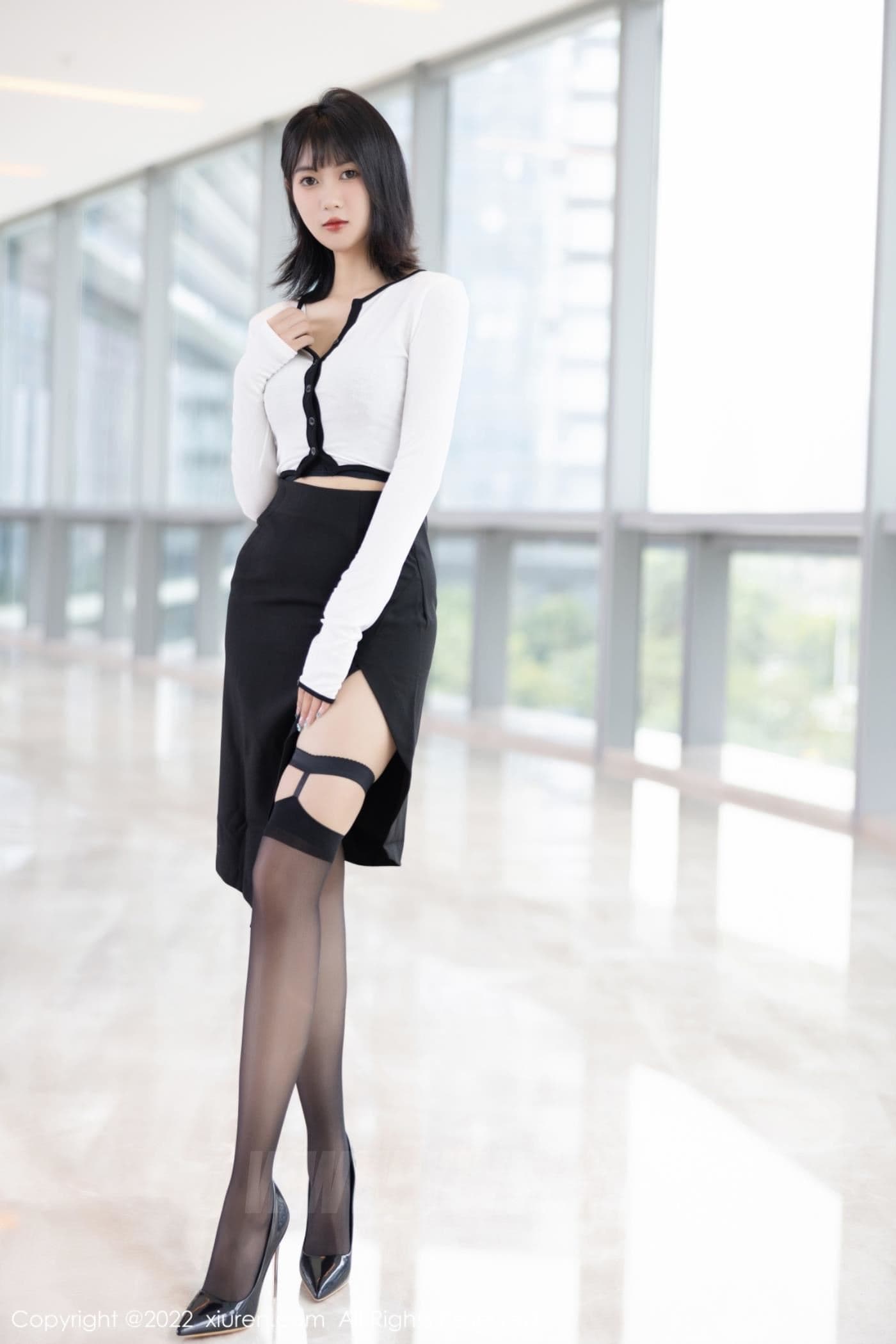 XiuRen秀人网 No.5991 林子遥 黑丝美腿