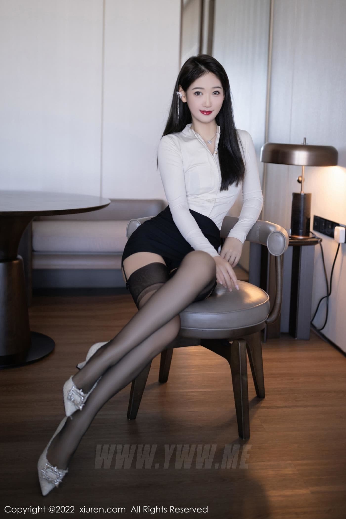 XiuRen秀人网 No.5986 唐安琪 短裙美腿