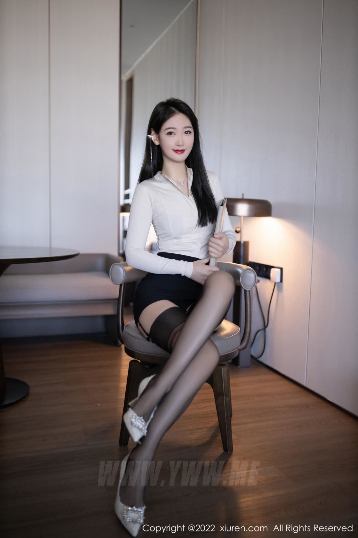 XiuRen秀人网 No.5986 唐安琪 短裙美腿