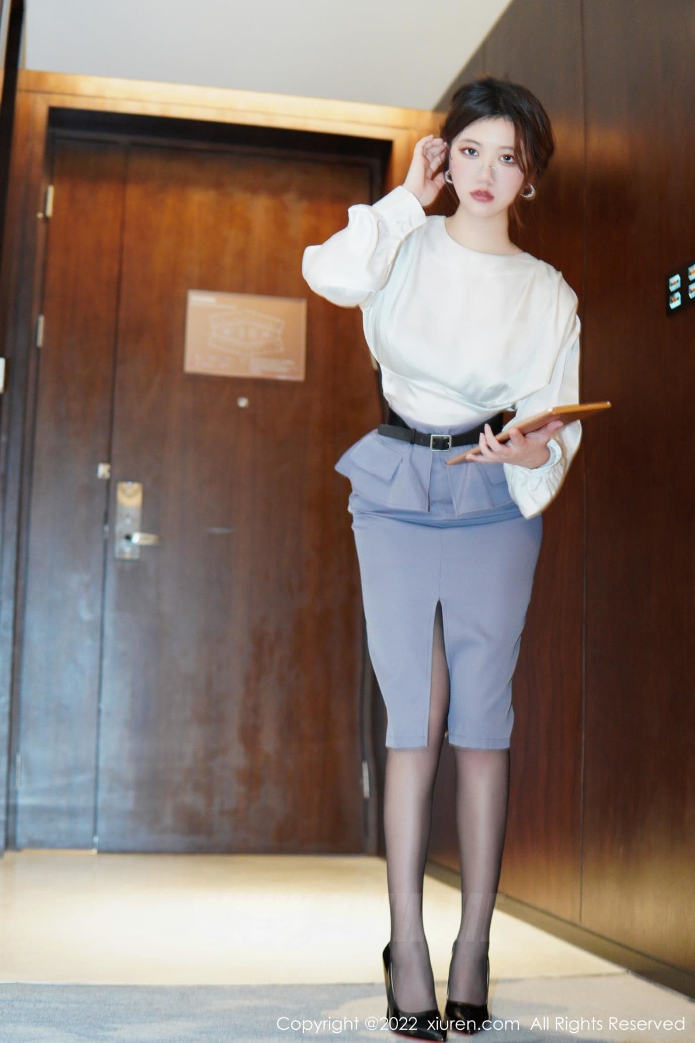 XiuRen秀人网 No.6028 奈奈子 新人美腿