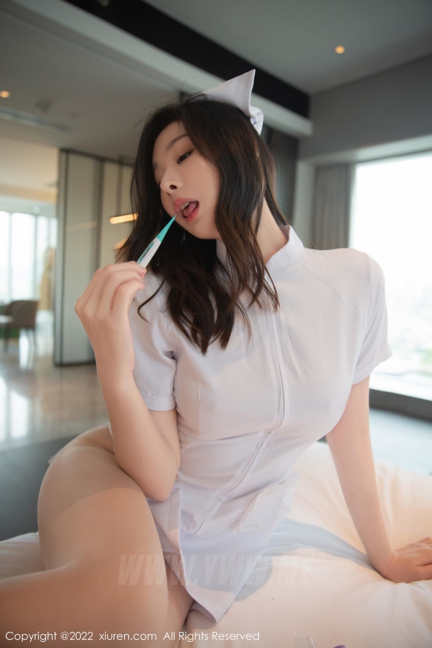 XiuRen秀人网 No.6020 是小逗逗 护士服美腿