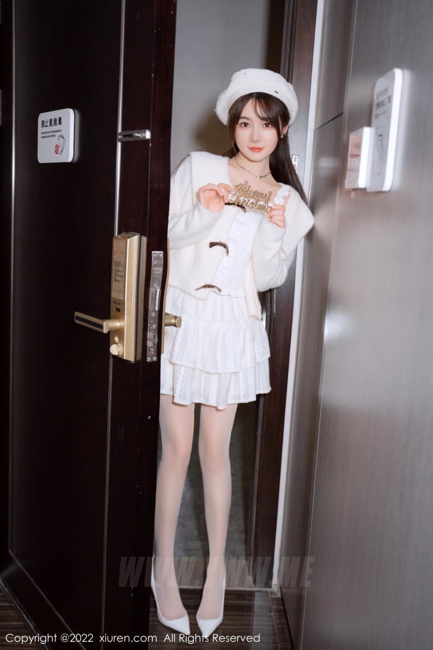 XiuRen秀人网 No.6025 婠婠么 丝袜美腿