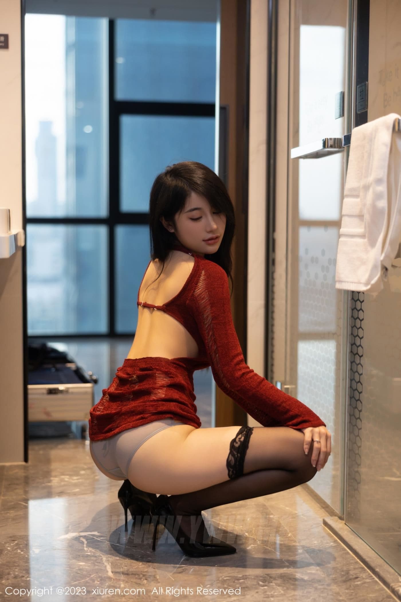 XiuRen秀人网 No.6087 美七Mia 黑丝美臀