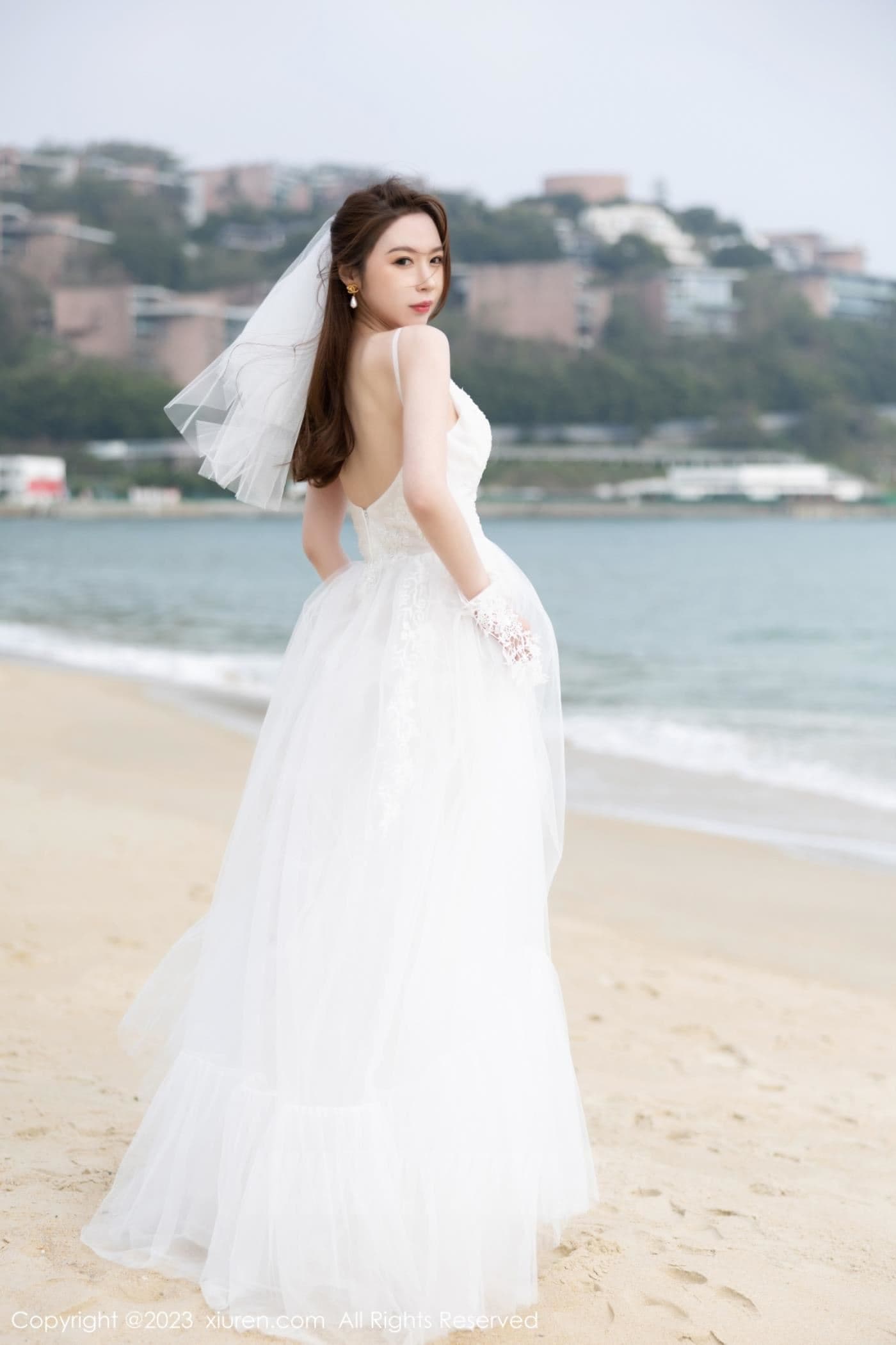 XiuRen秀人网 No.6120 梦心玥 婚纱服美腿