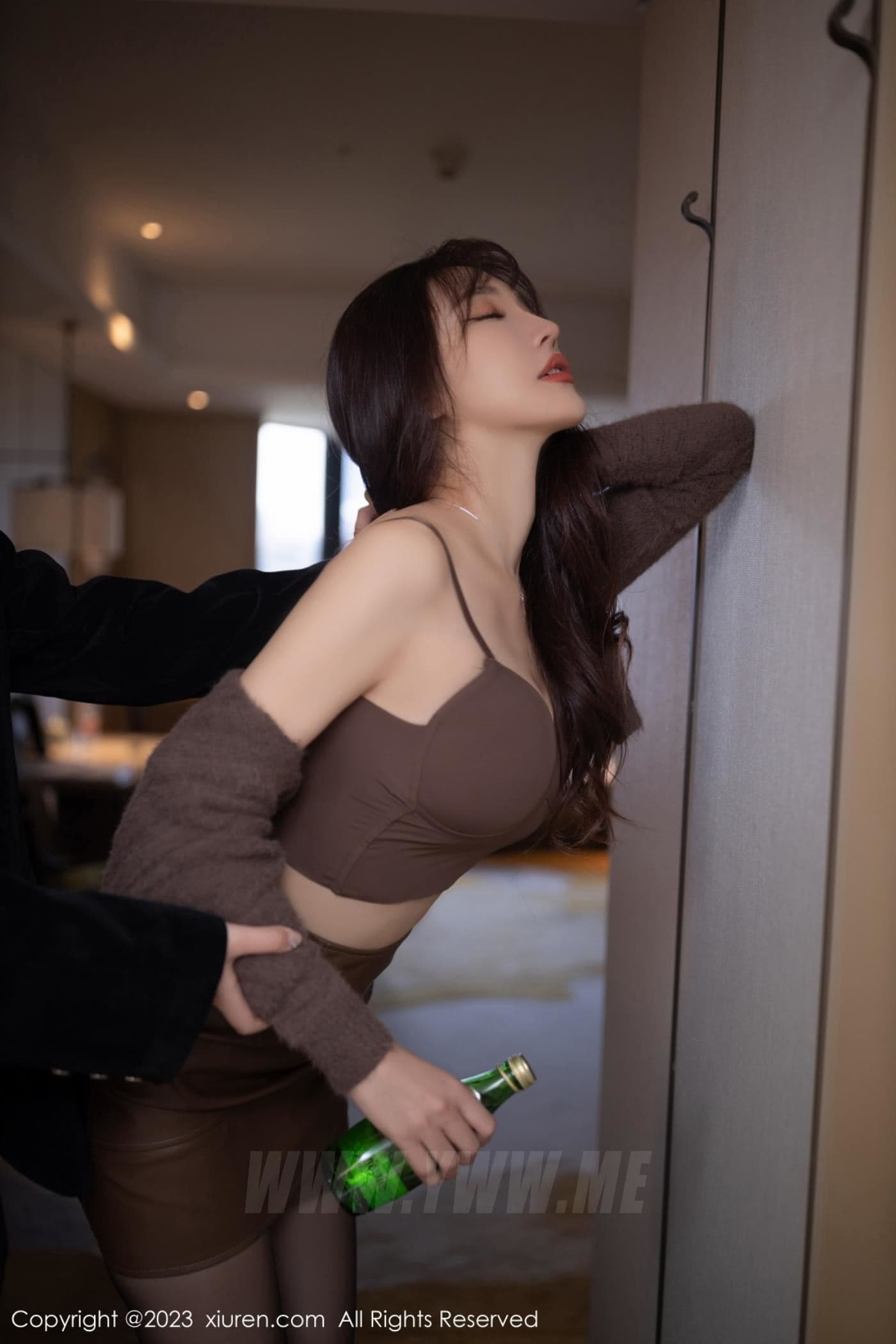 XiuRen秀人网 No.6165 陆萱萱 黑丝短裙