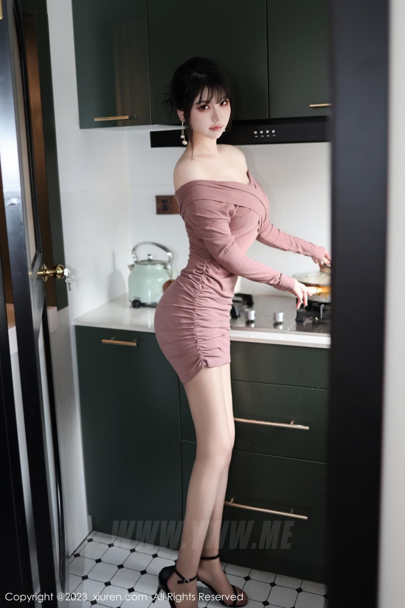 XiuRen秀人网 No.6178 桃桃子_ 厨娘美腿